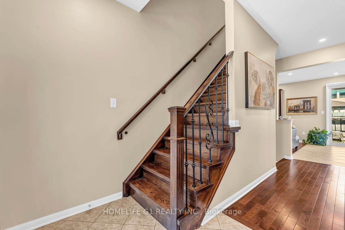 889 Challinor Terrace, Milton, ON L9T 7V6 photo 3