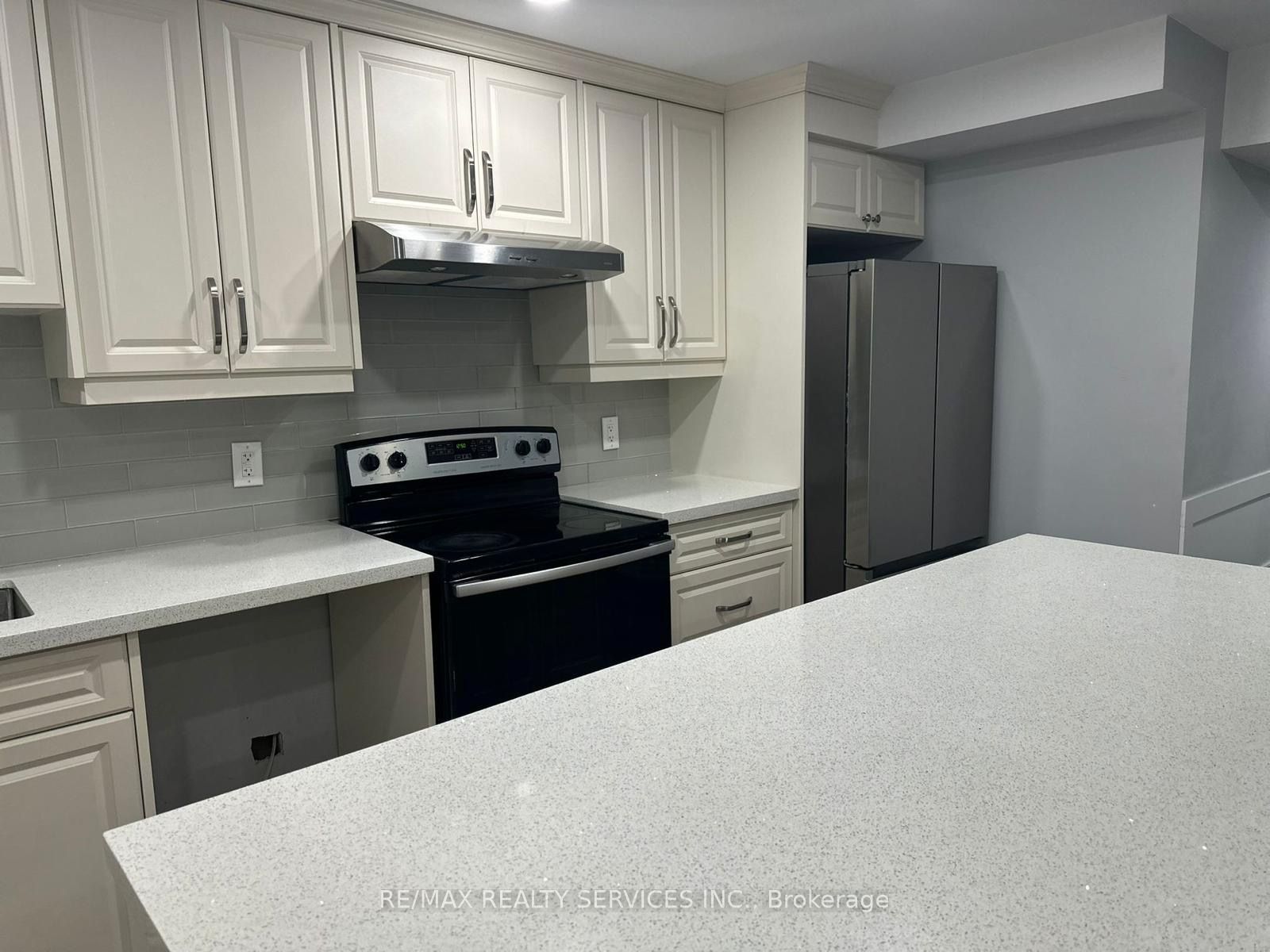 266 Dougall Avenue, Caledon, ON L7C 3V5 photo 2