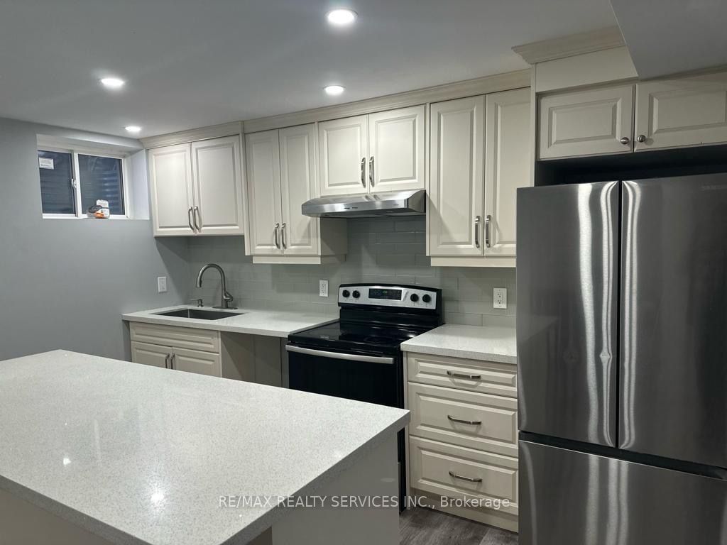 266 Dougall Avenue, Caledon, ON L7C 3V5 photo 3