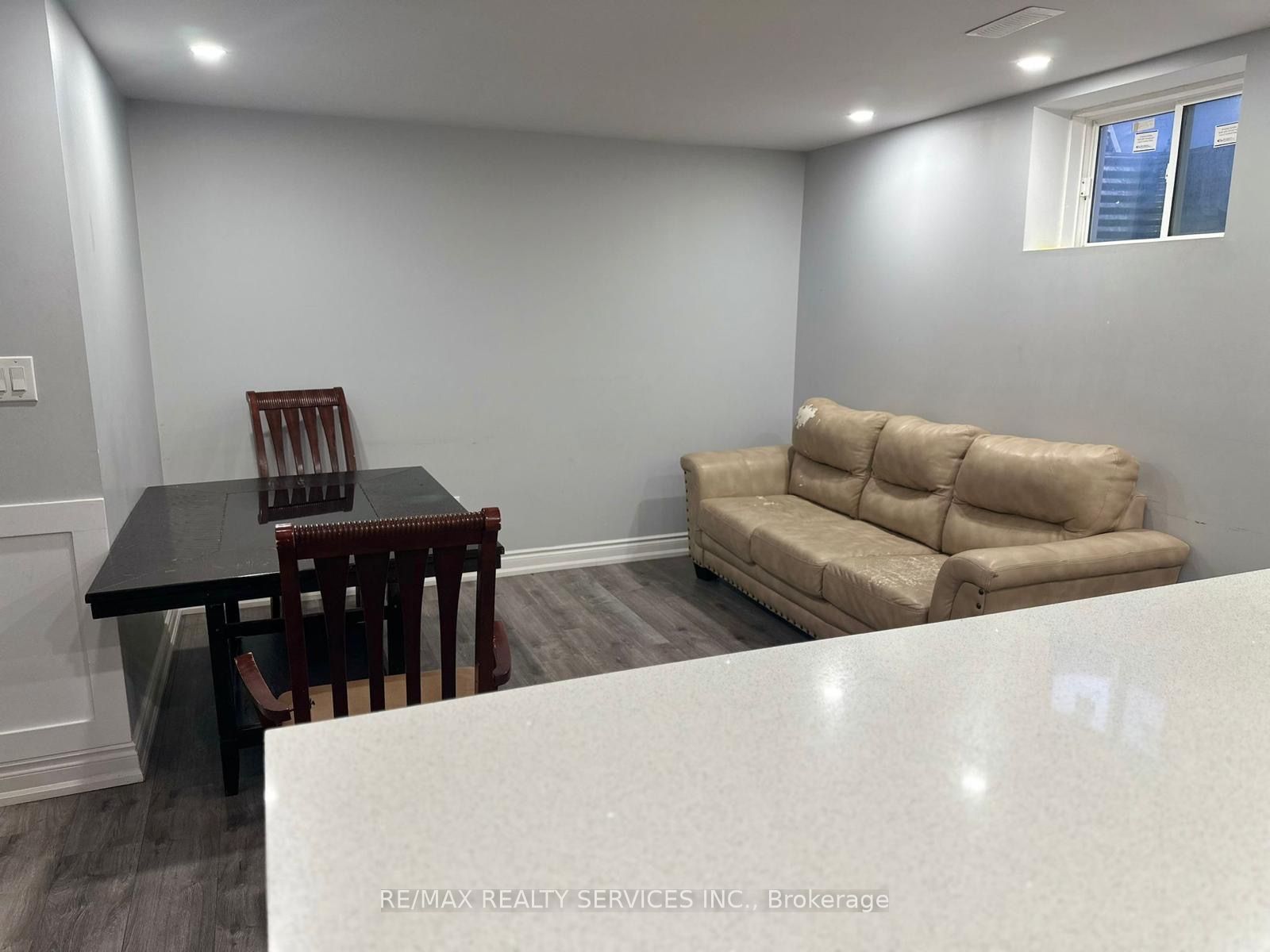 266 Dougall Avenue, Caledon, ON L7C 3V5 photo 5