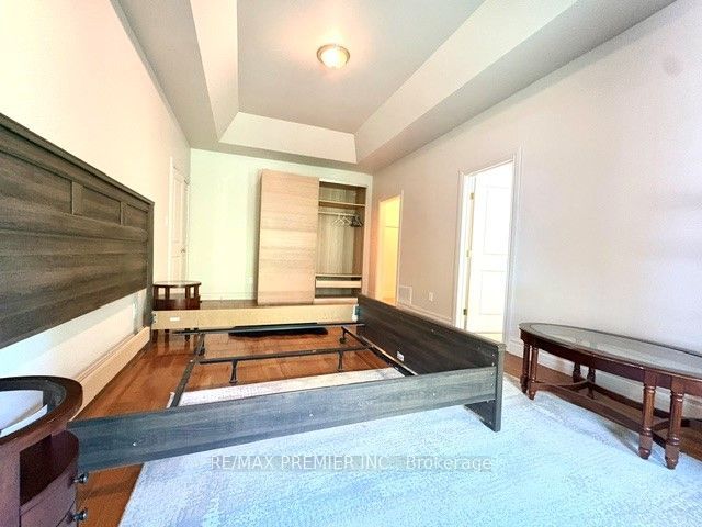 2330B Sheppard Avenue W, Toronto, ON M9M 1M3 photo 3