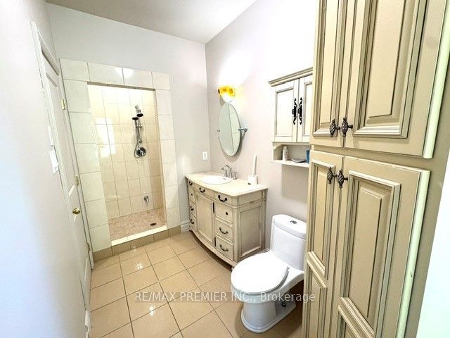 2330B Sheppard Avenue W, Toronto, ON M9M 1M3 photo 4