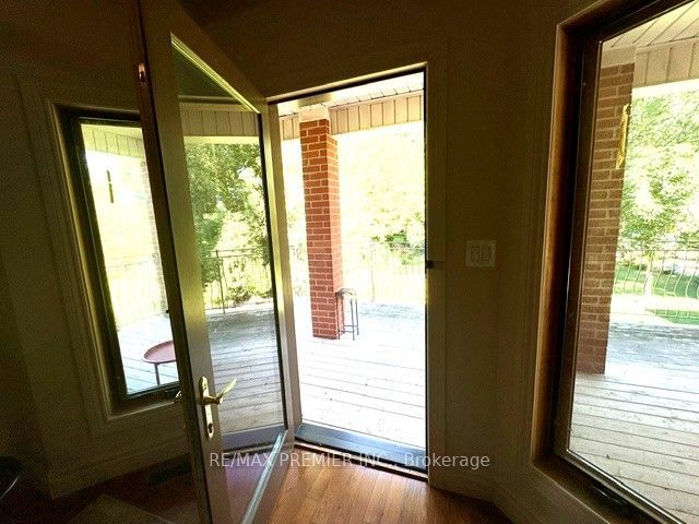 2330B Sheppard Avenue W, Toronto, ON M9M 1M3 photo 5
