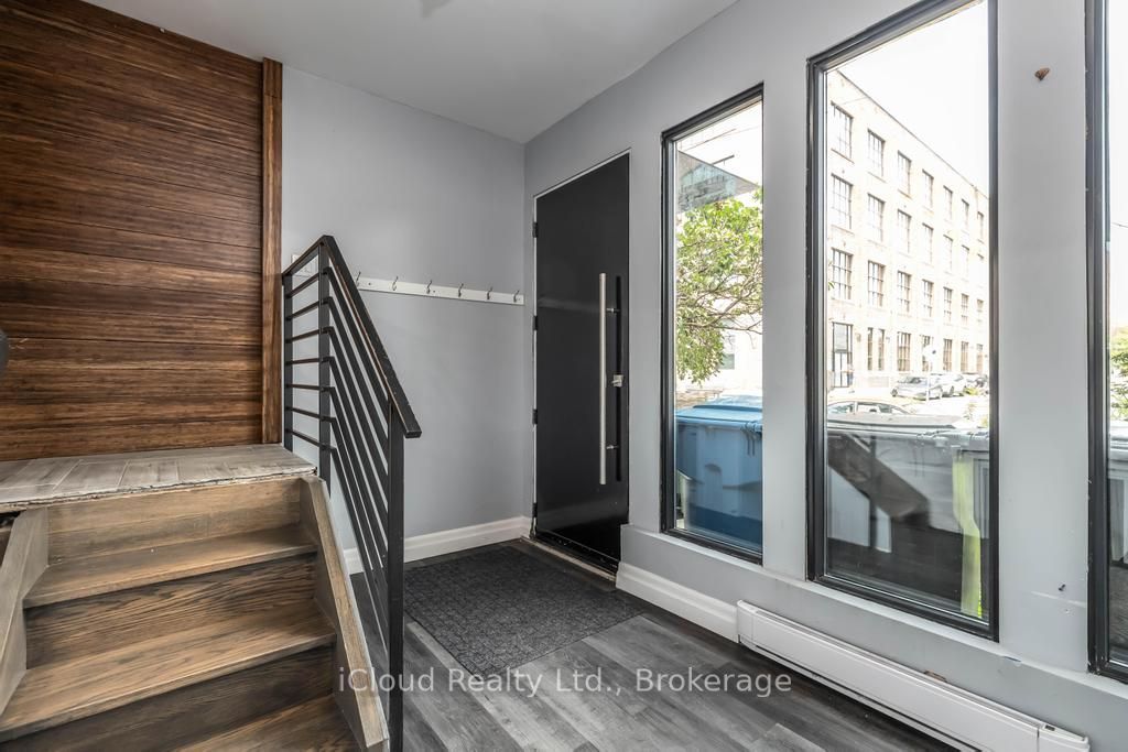 225 Wallace Avenue, Toronto, ON M6H 1V5 photo 2