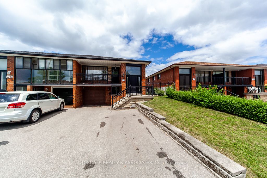 288 Hullmar Drive, Toronto, ON M3N 2G1 photo 2