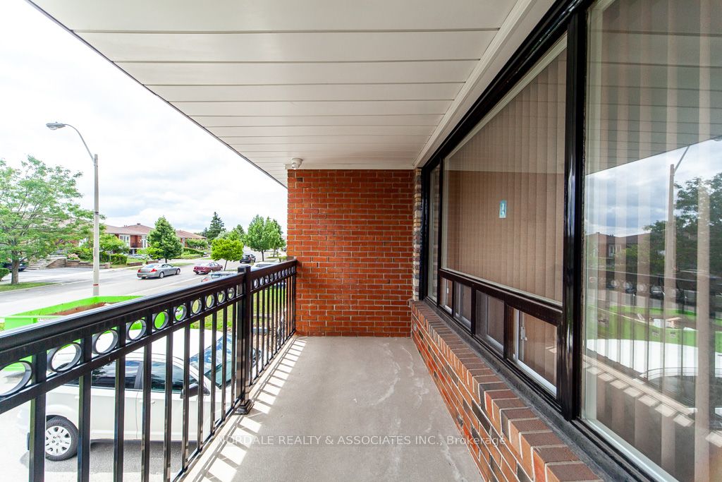 288 Hullmar Drive, Toronto, ON M3N 2G1 photo 3