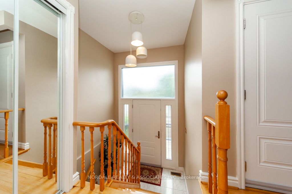 288 Hullmar Drive, Toronto, ON M3N 2G1 photo 4