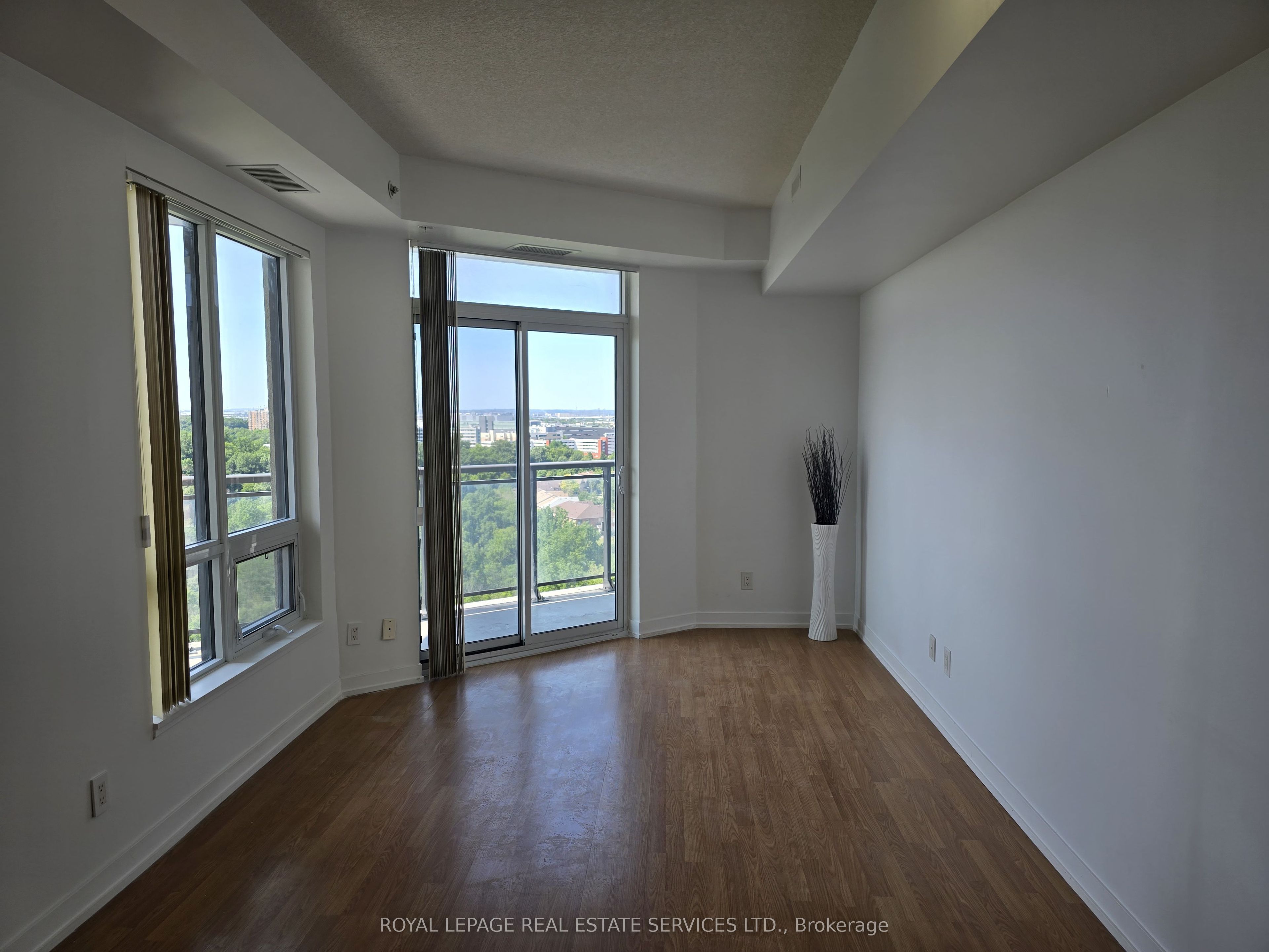 840 Queens Plate Drive 1305, Toronto, ON M9W 0E7 photo 4