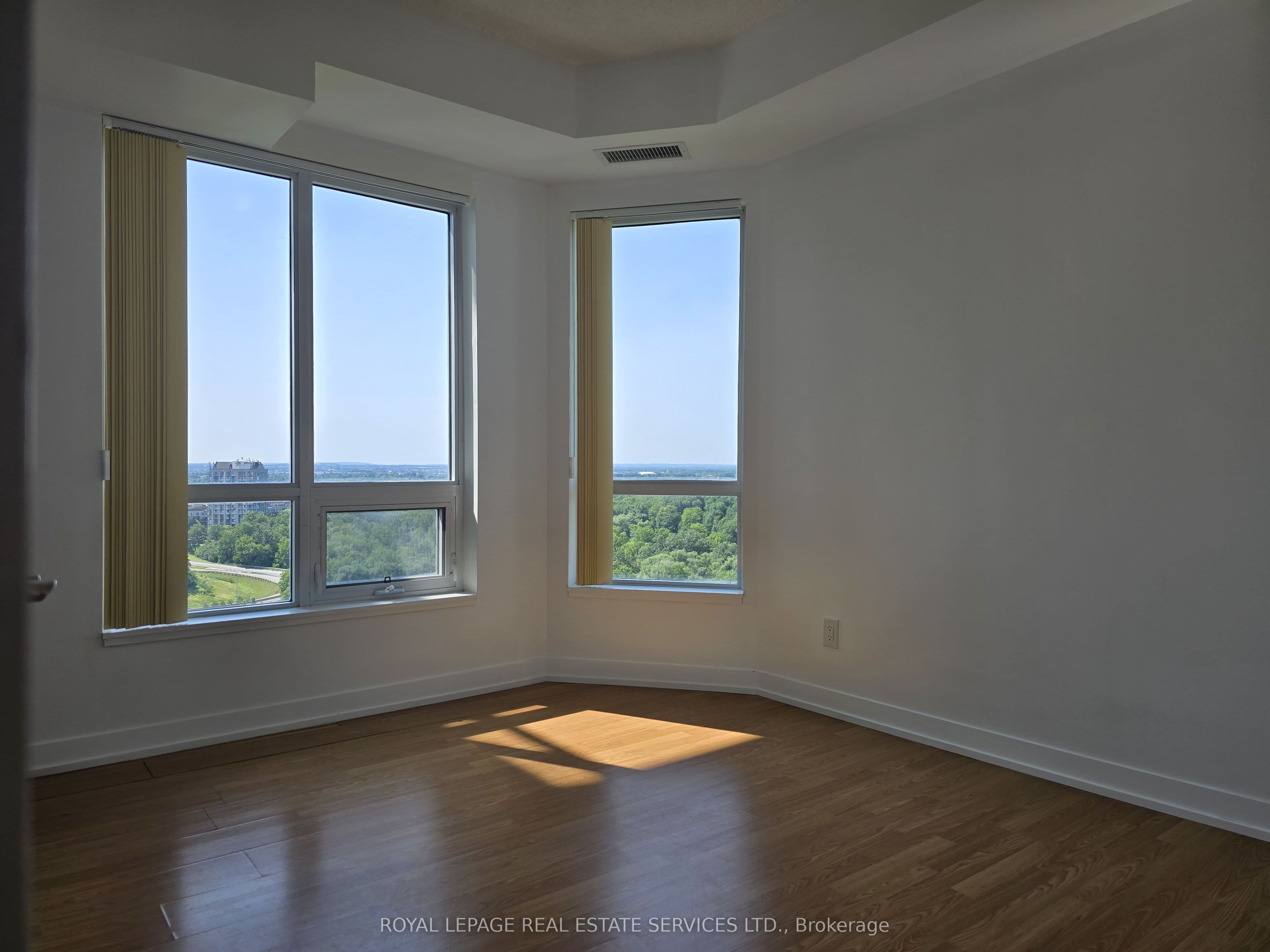 840 Queens Plate Drive 1305, Toronto, ON M9W 0E7 photo 5