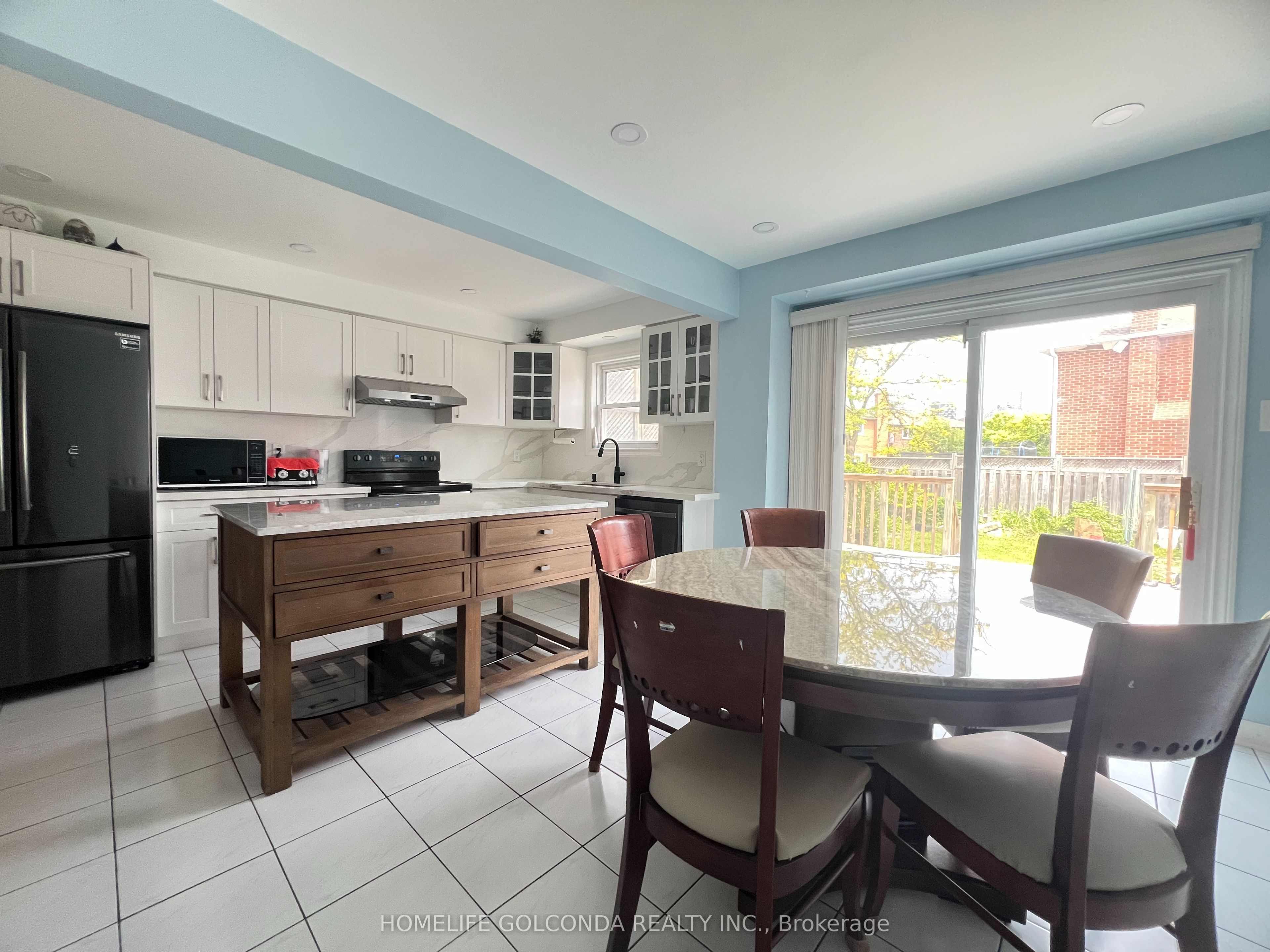 5404 Heritage Hills Boulevard Upper, Mississauga, ON L5R 2J4 photo 3