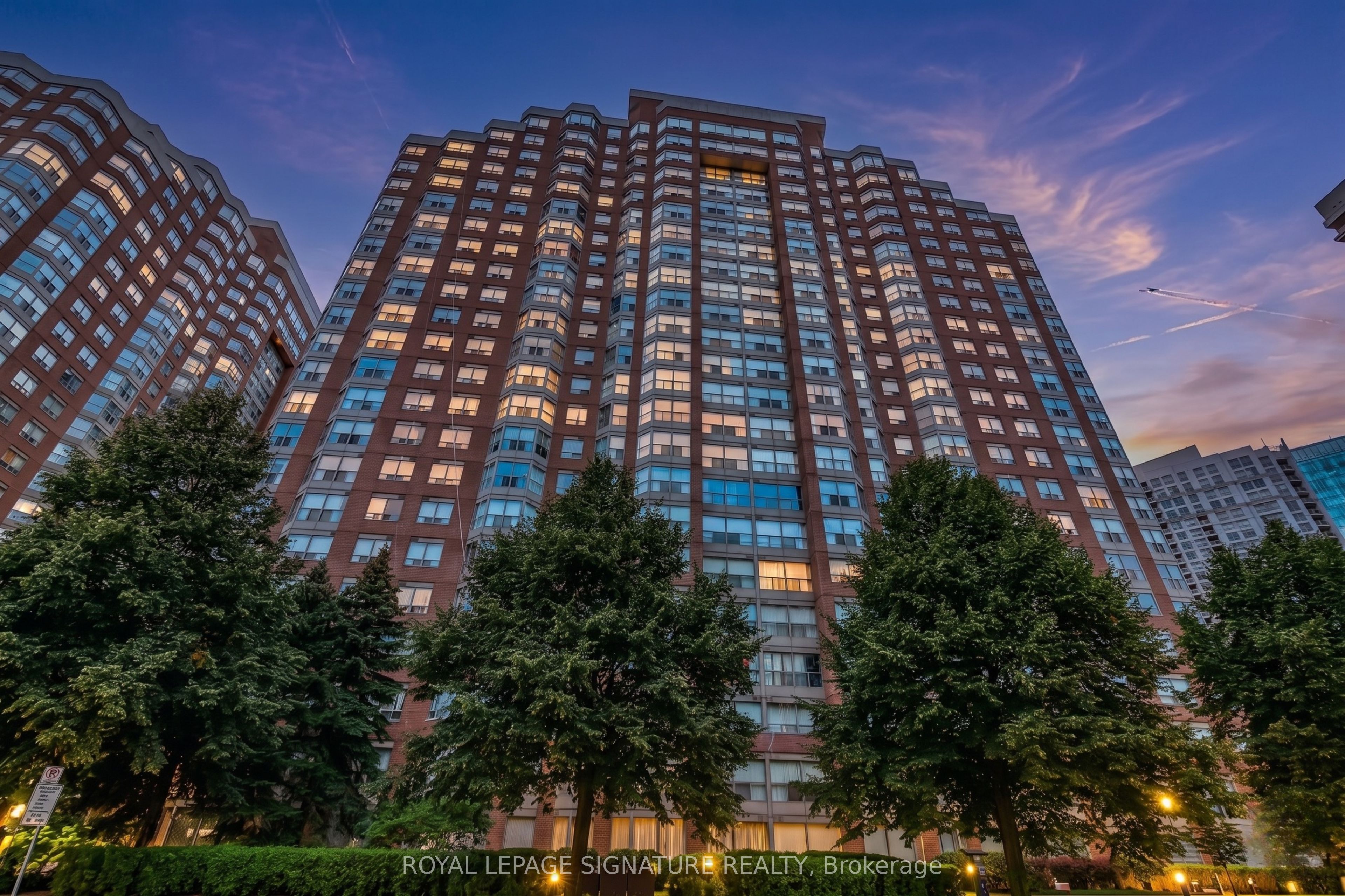 325 Webb Drive 707, Mississauga, ON L5B 3Z9