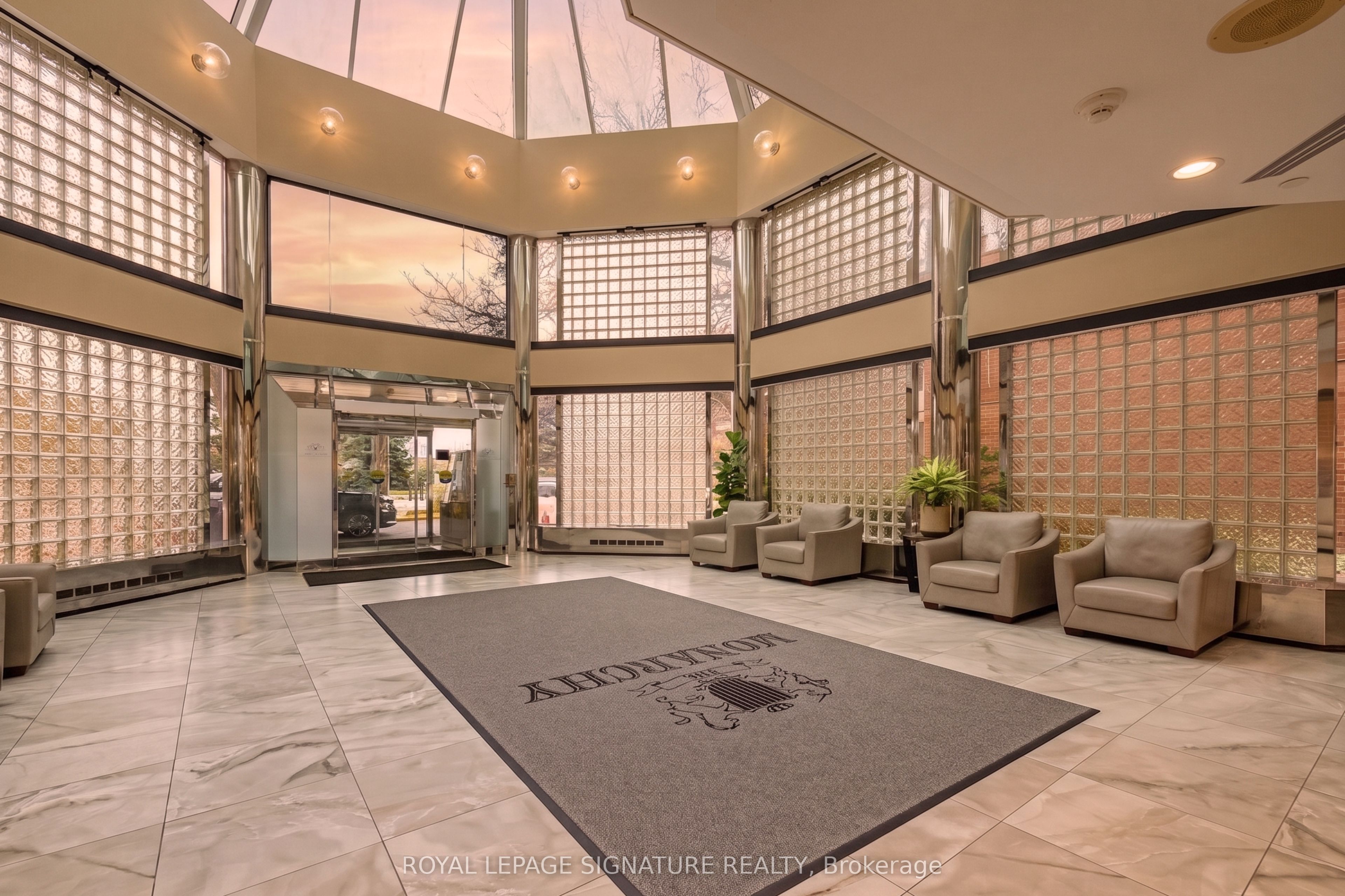 325 Webb Drive 707, Mississauga, ON L5B 3Z9 photo 2