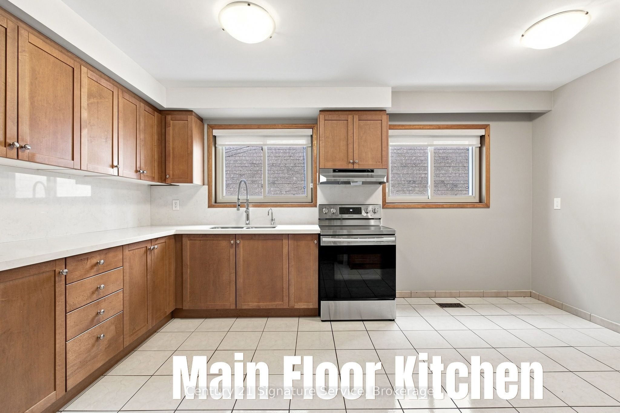 524 Silverthorn Avenue, Toronto, ON M6M 3H7 photo 4