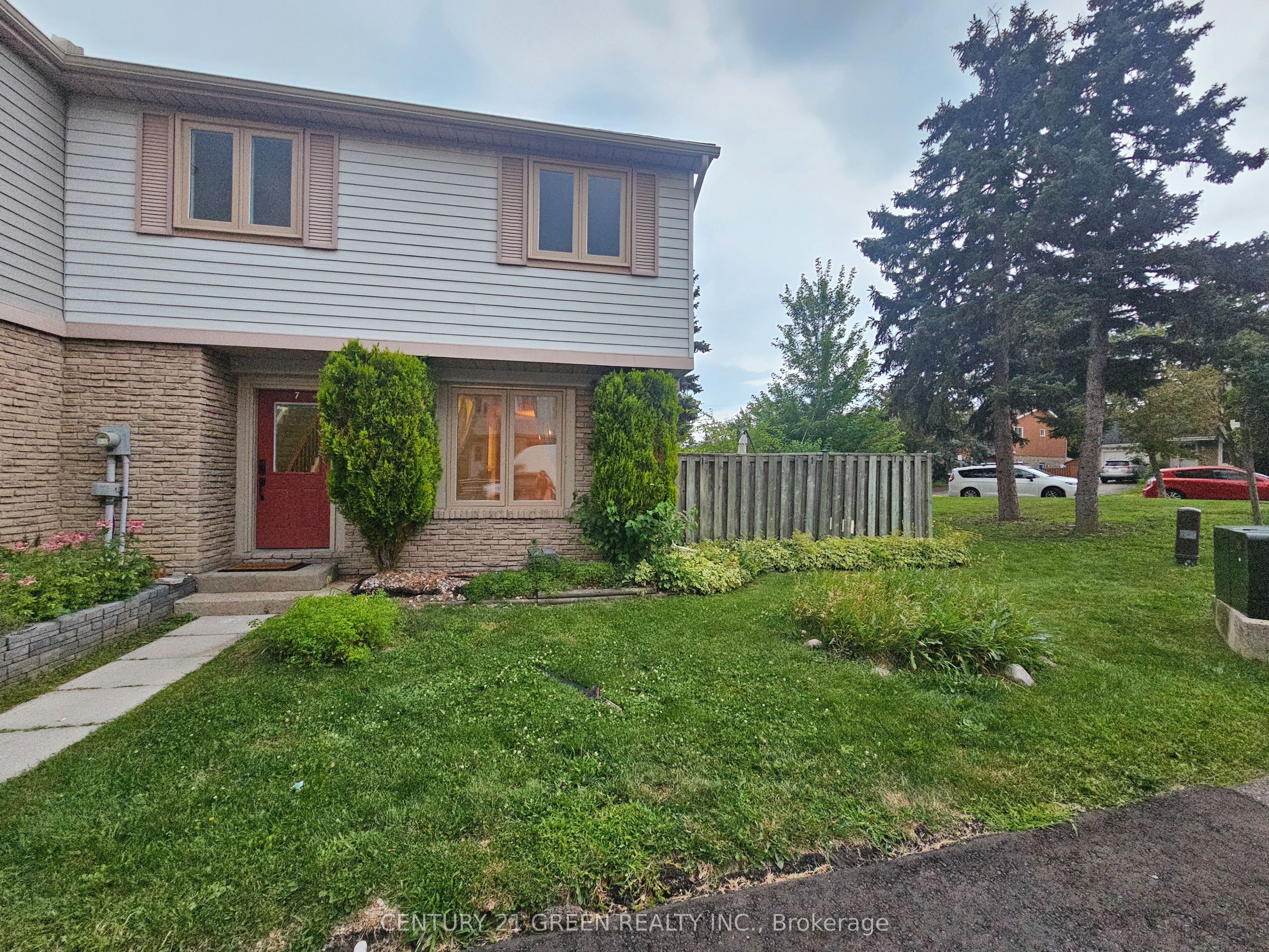 98 Falconer Drive 7, Mississauga, ON L5N 1Y2 photo 2