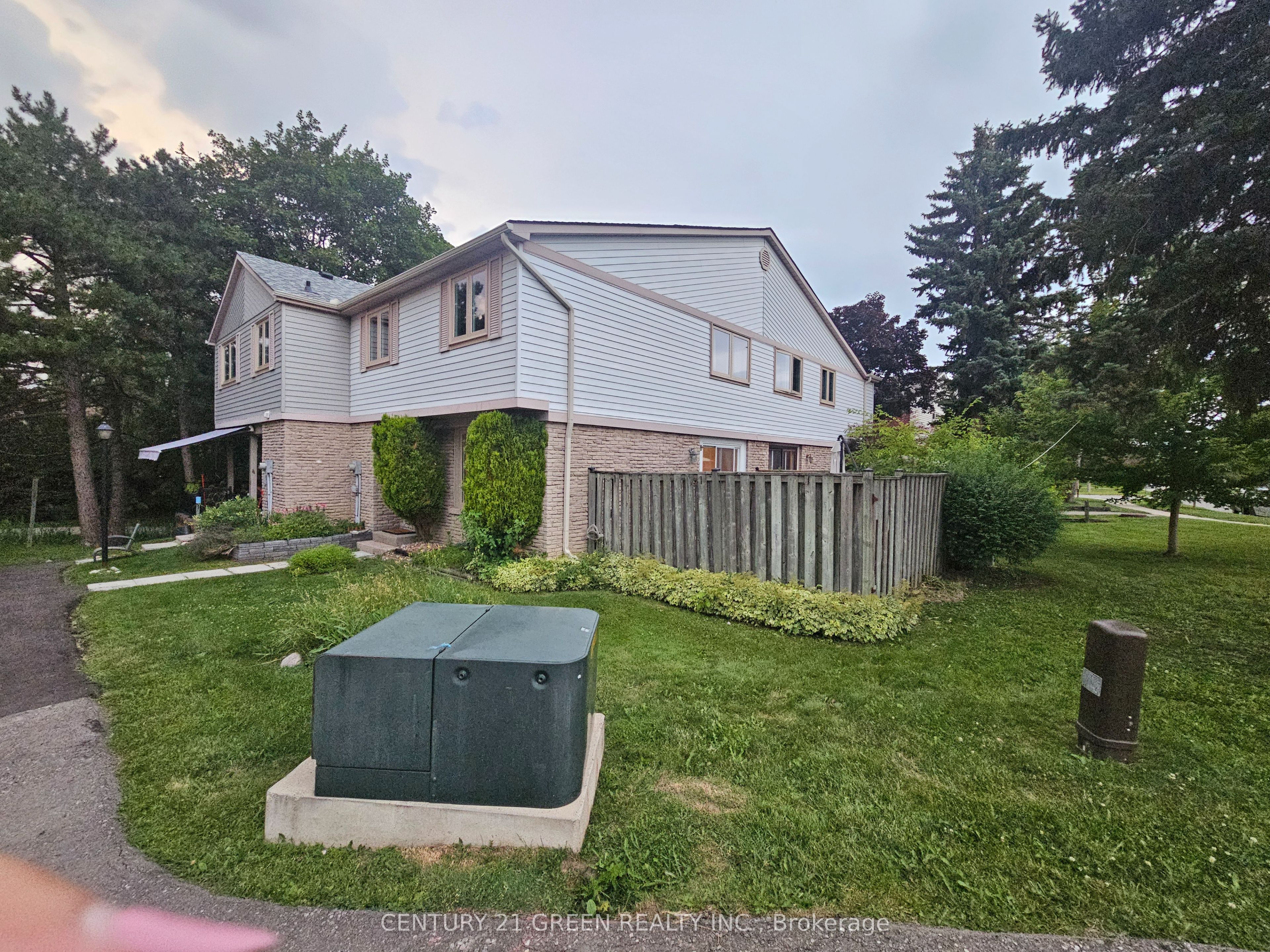 98 Falconer Drive 7, Mississauga, ON L5N 1Y2 photo 3