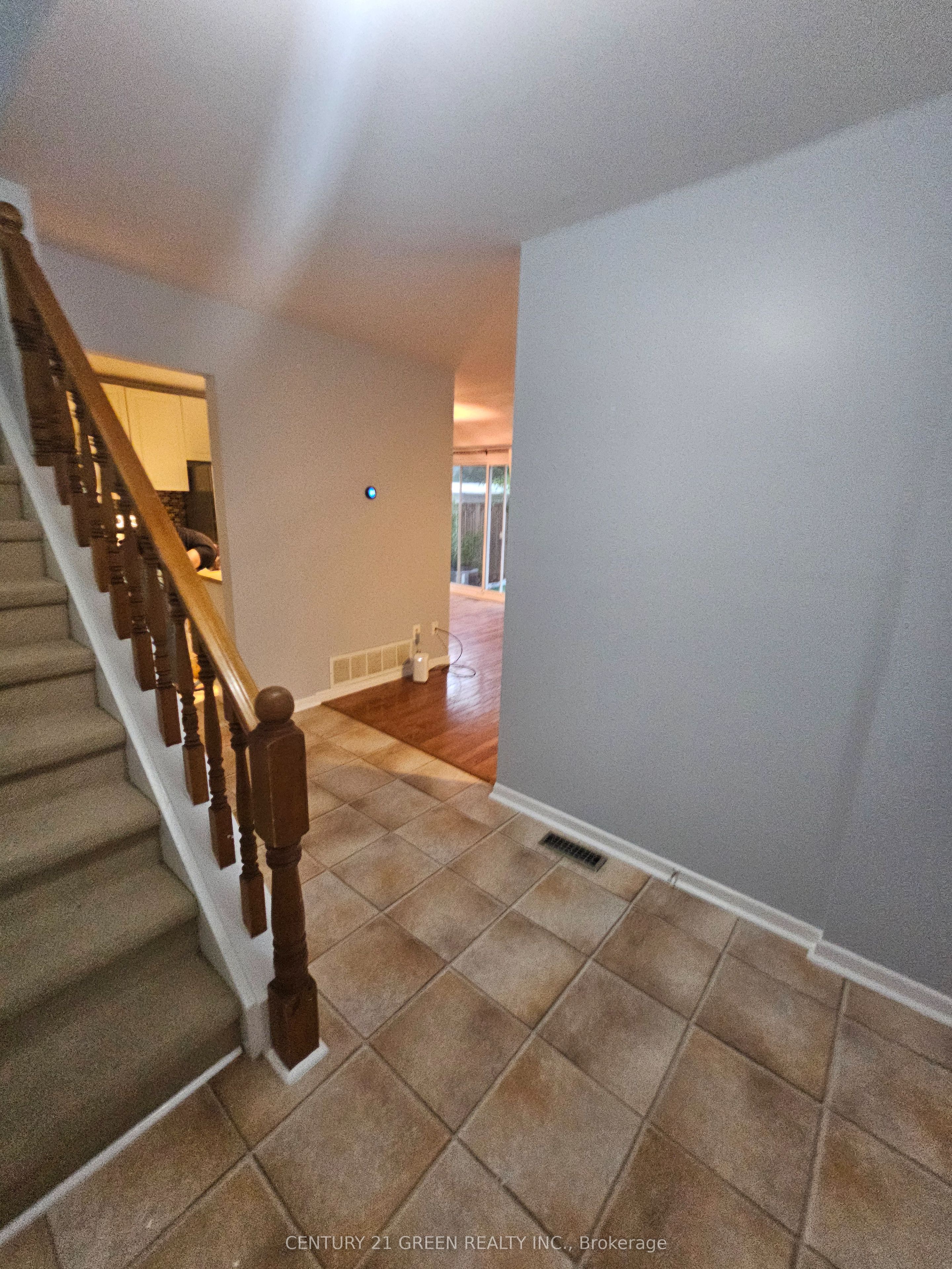 98 Falconer Drive 7, Mississauga, ON L5N 1Y2 photo 5