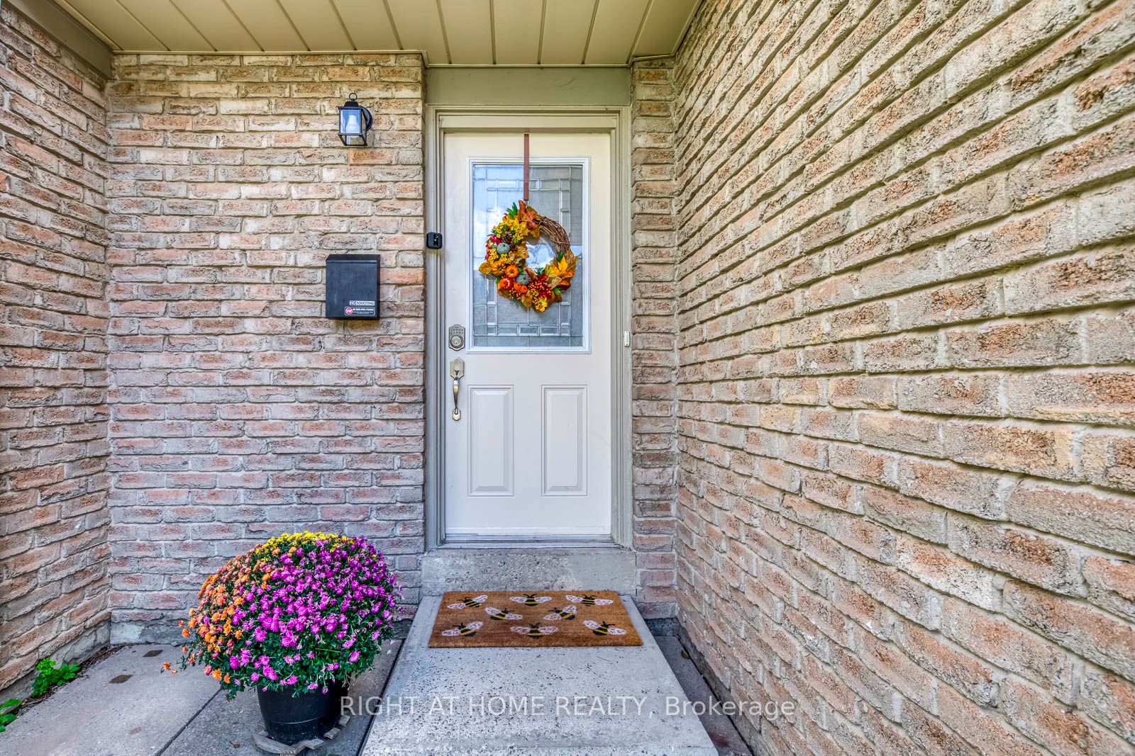 132 Ashton Crescent, Brampton, ON L6S 3J9 photo 2