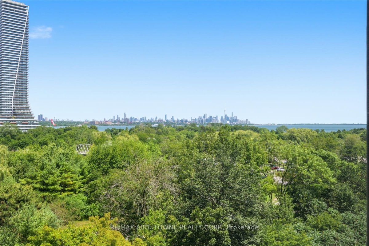 2261 Lakeshore Boulevard W 712, Toronto, ON M8V 3X1 photo 4
