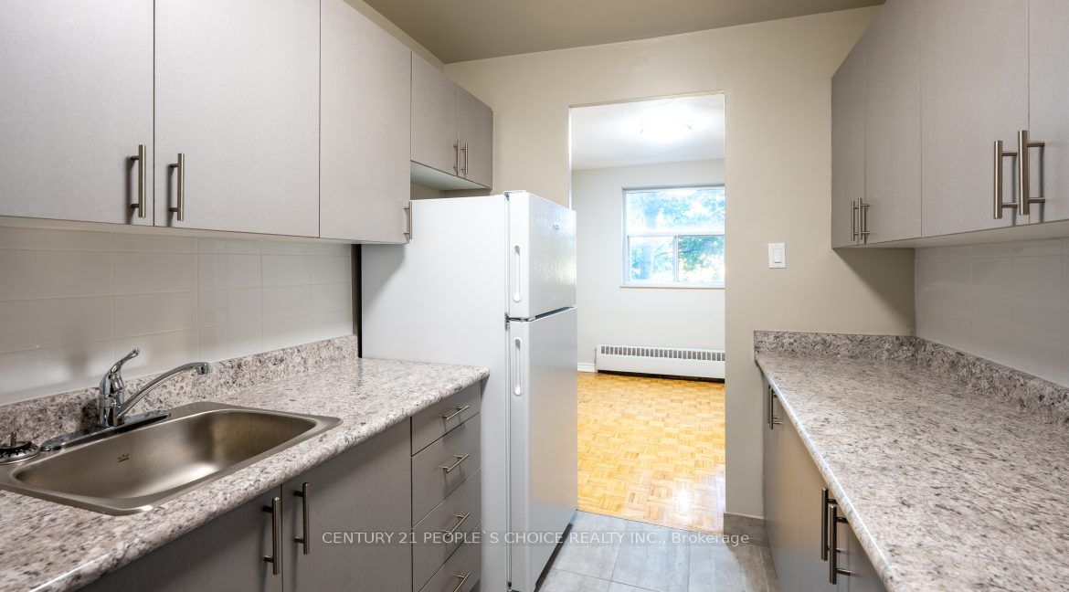 1030 Pearson Drive 408, Oakville, ON L6H 2A8 photo 3