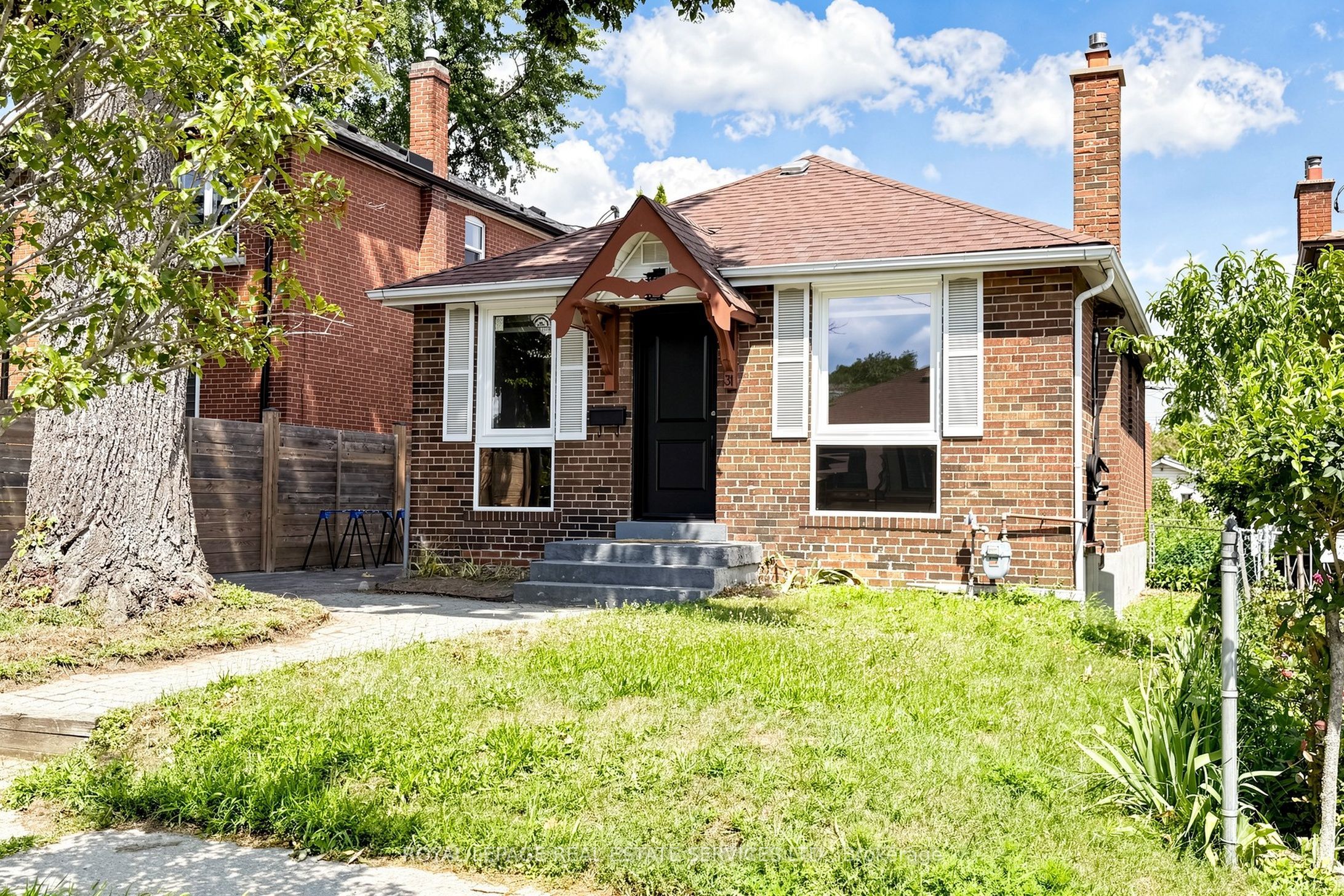 31 Rosemeade Avenue, Toronto, ON M8Y 3A2 photo 2