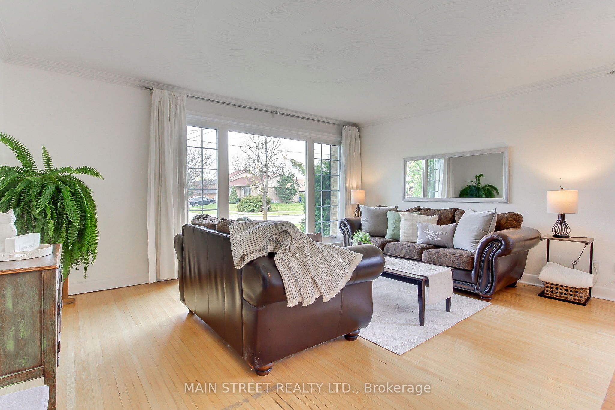 14 Westhampton Drive, Toronto, ON M9R 1X6 photo 4