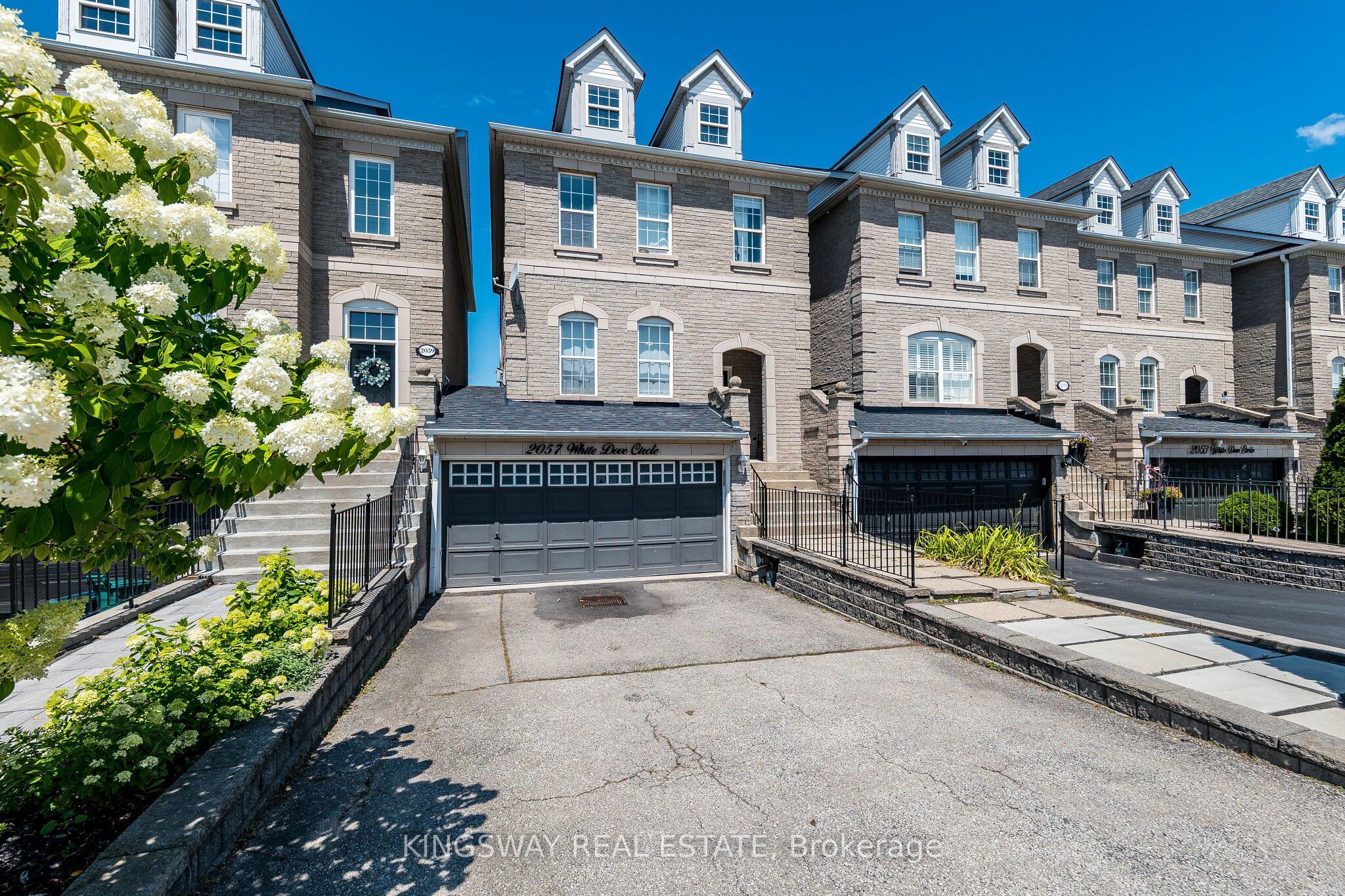 2057 White Dove Circle, Oakville, ON L6M 3R7 photo 3
