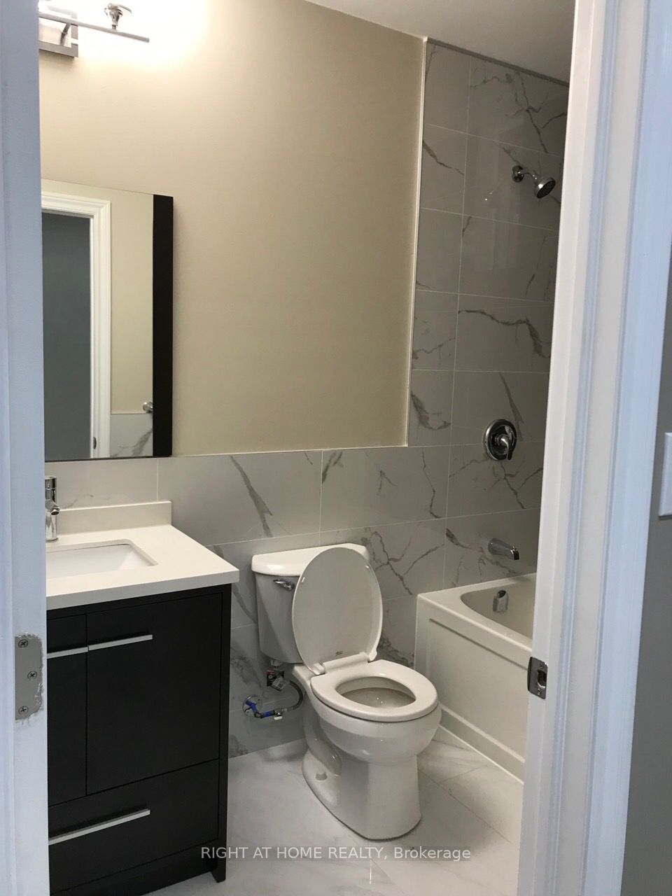 83 Hallam Street Main Floor Unit, Toronto, ON M6H 1W7 photo 4