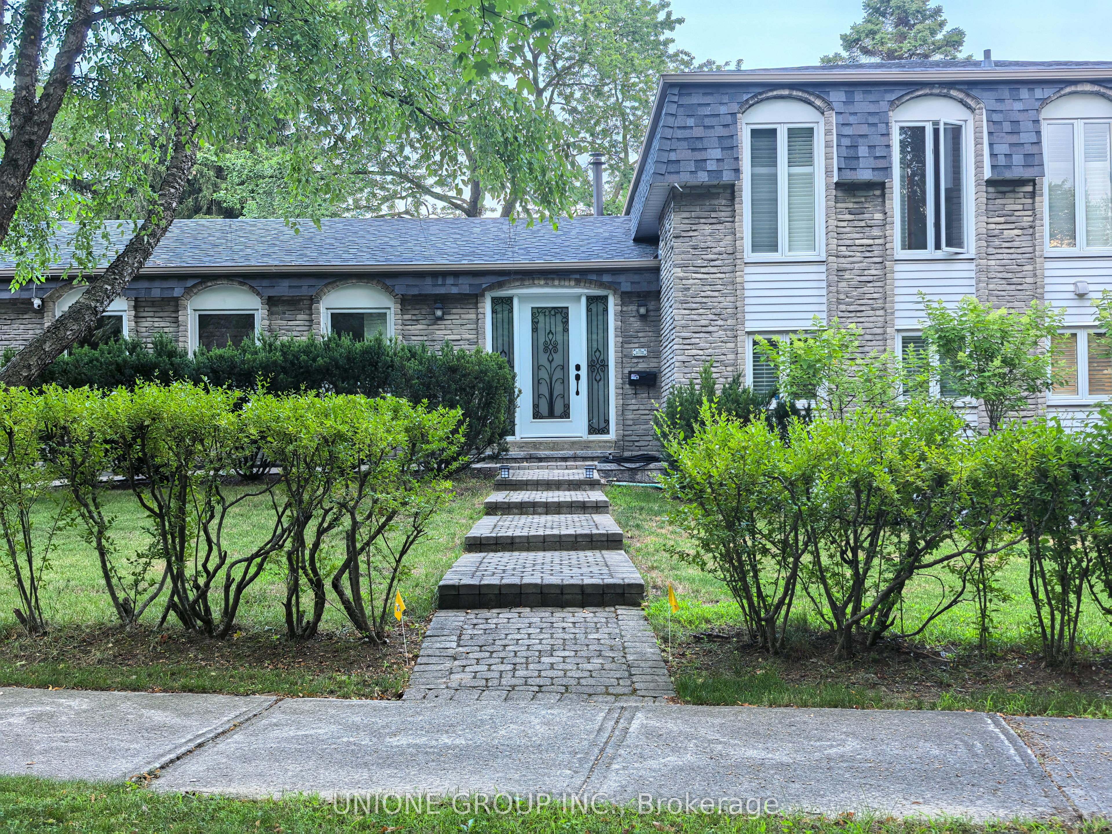 1454 Oakhill Drive, Oakville, ON L6J 1Y5