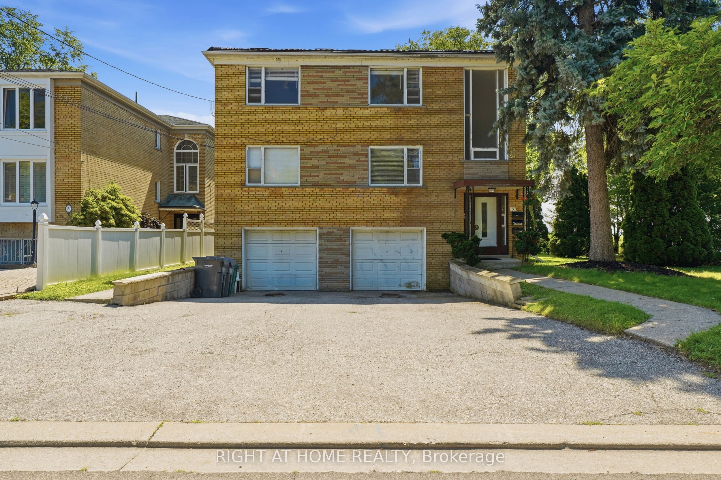 3 Carlis Place, Mississauga, ON L5G 1A8 photo 3