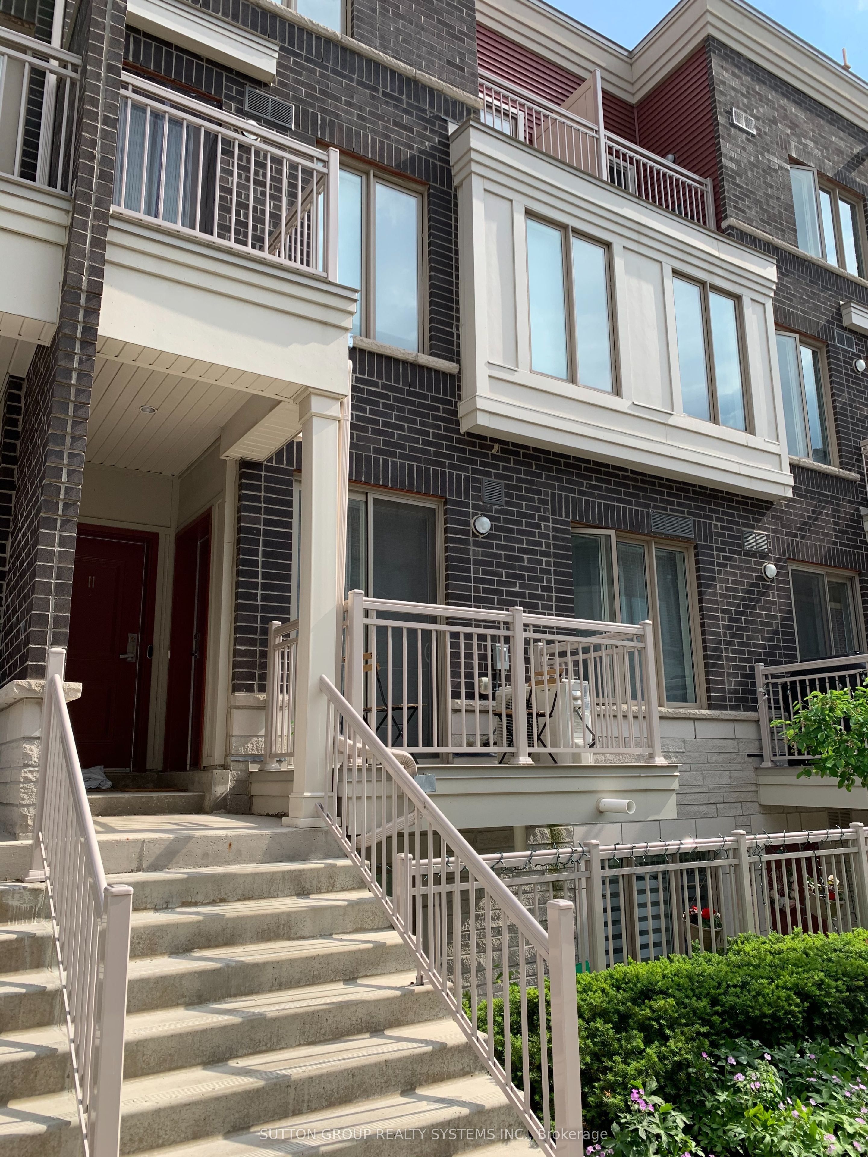 90 Eastwood Park Gardens 10, Toronto, ON M8W 0B2 photo 4