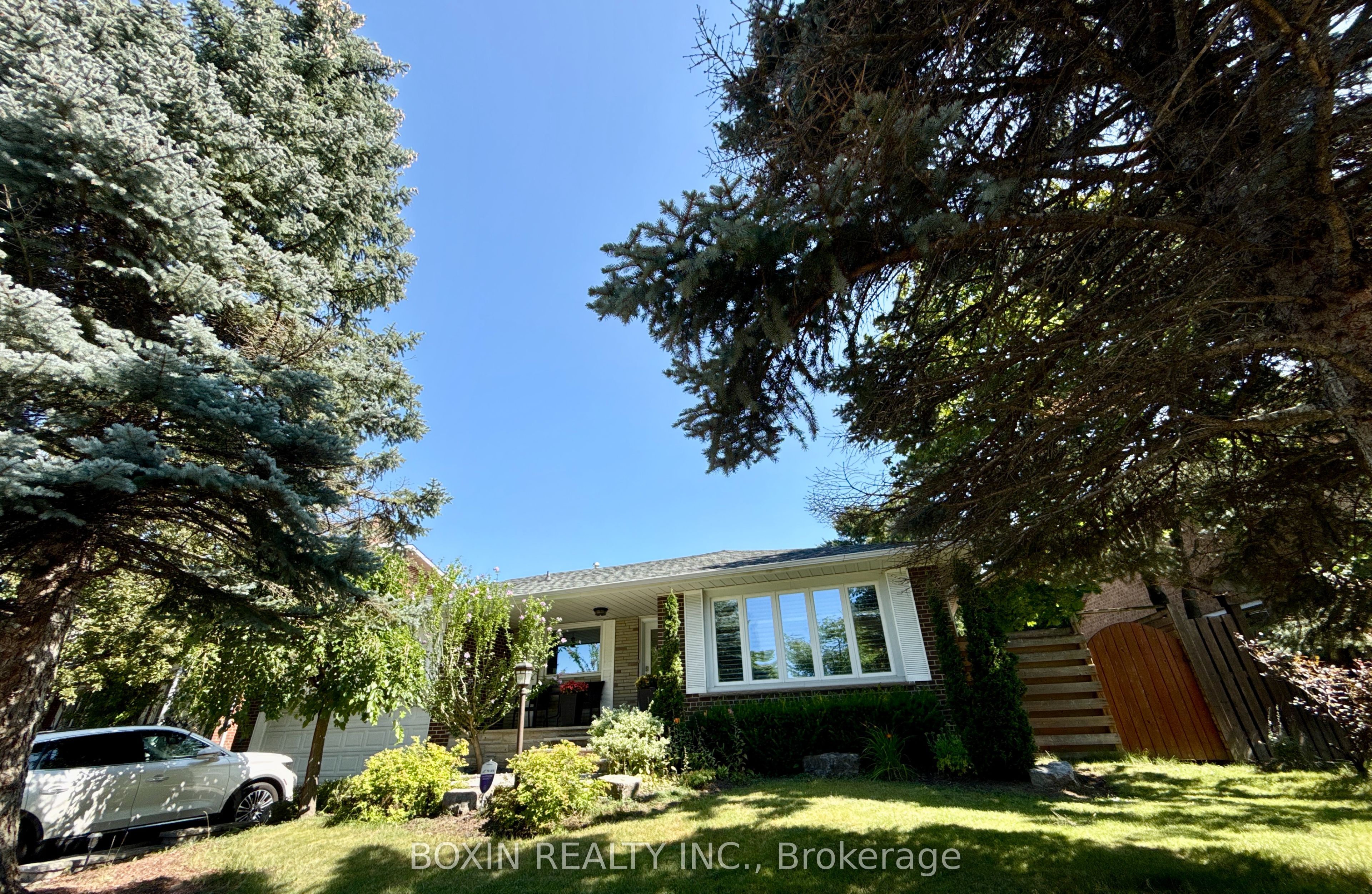 266 Markland Drive, Toronto, ON M9C 1R7