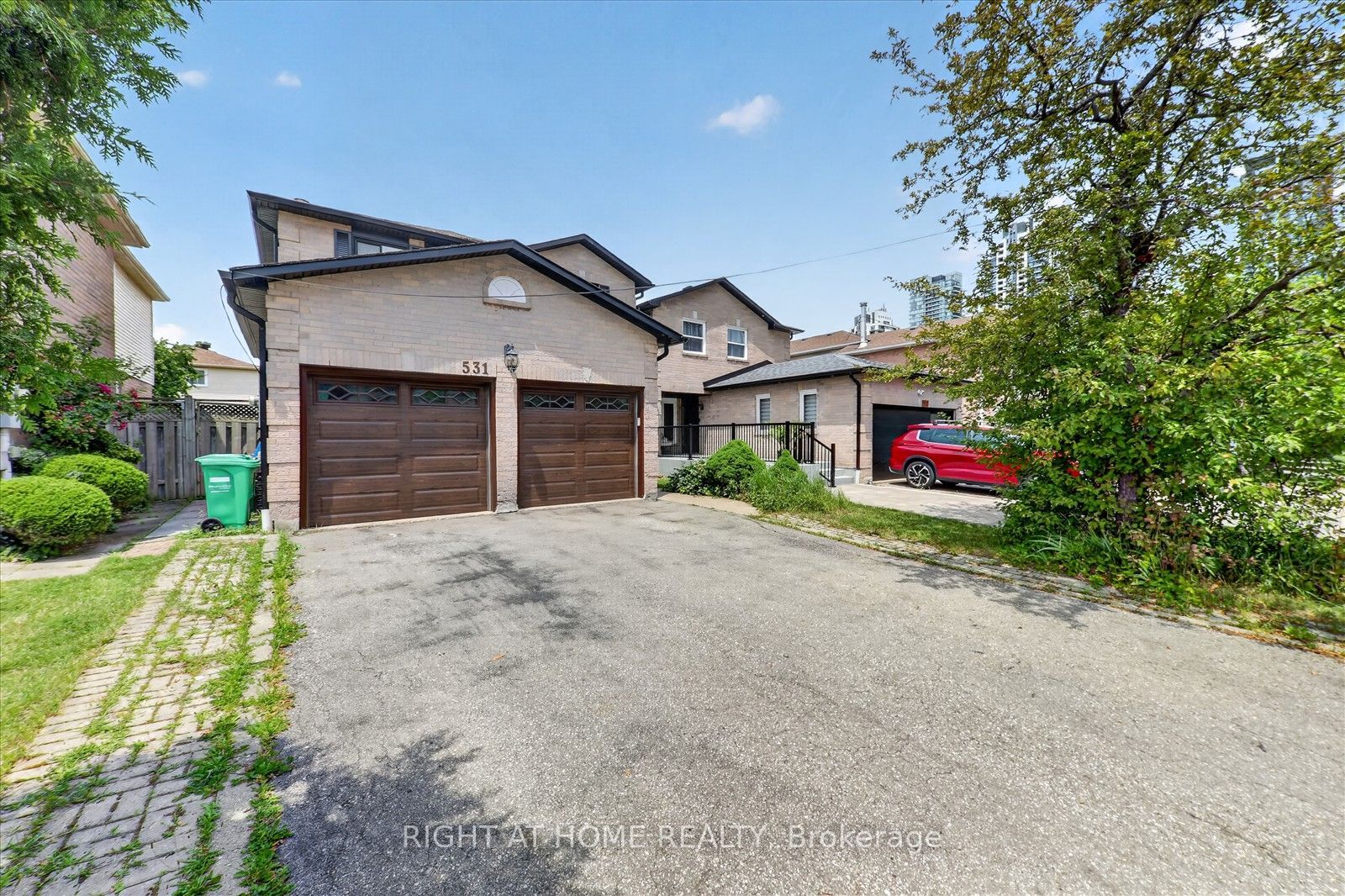 531 Wallenberg Crescent, Mississauga, ON L5B 3L8 photo 5