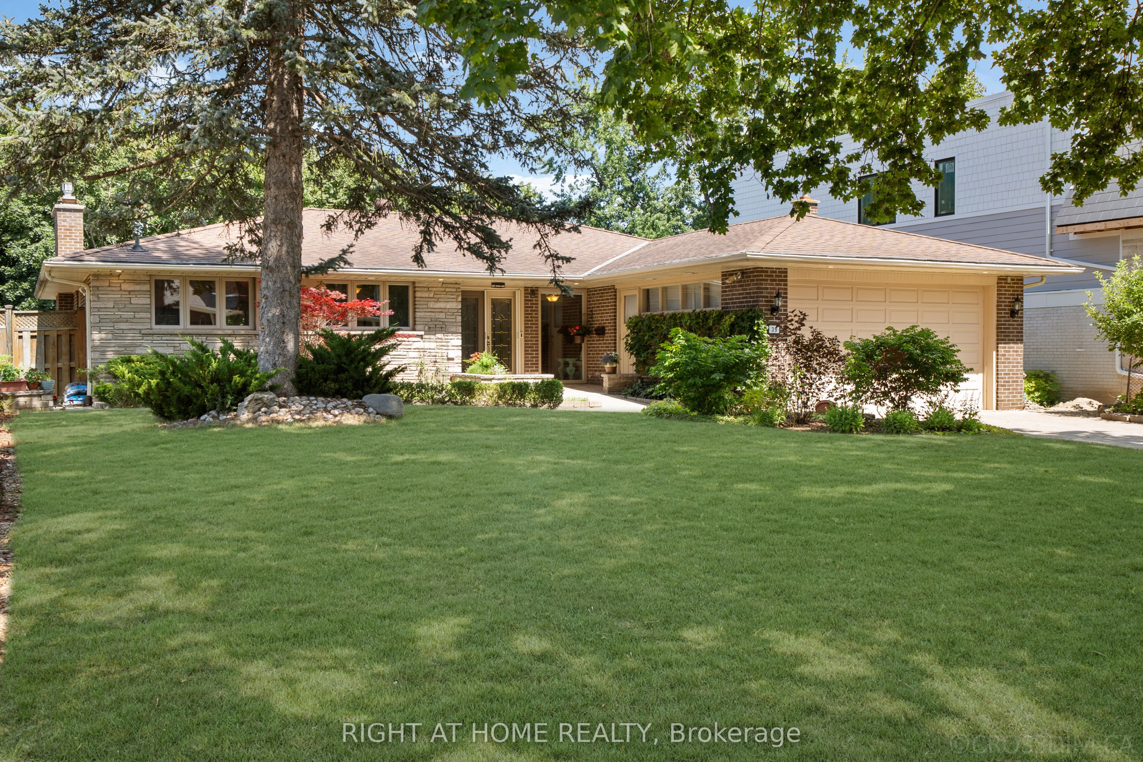 39 Grovetree Road, Toronto, ON M9V 2Y4 photo 3