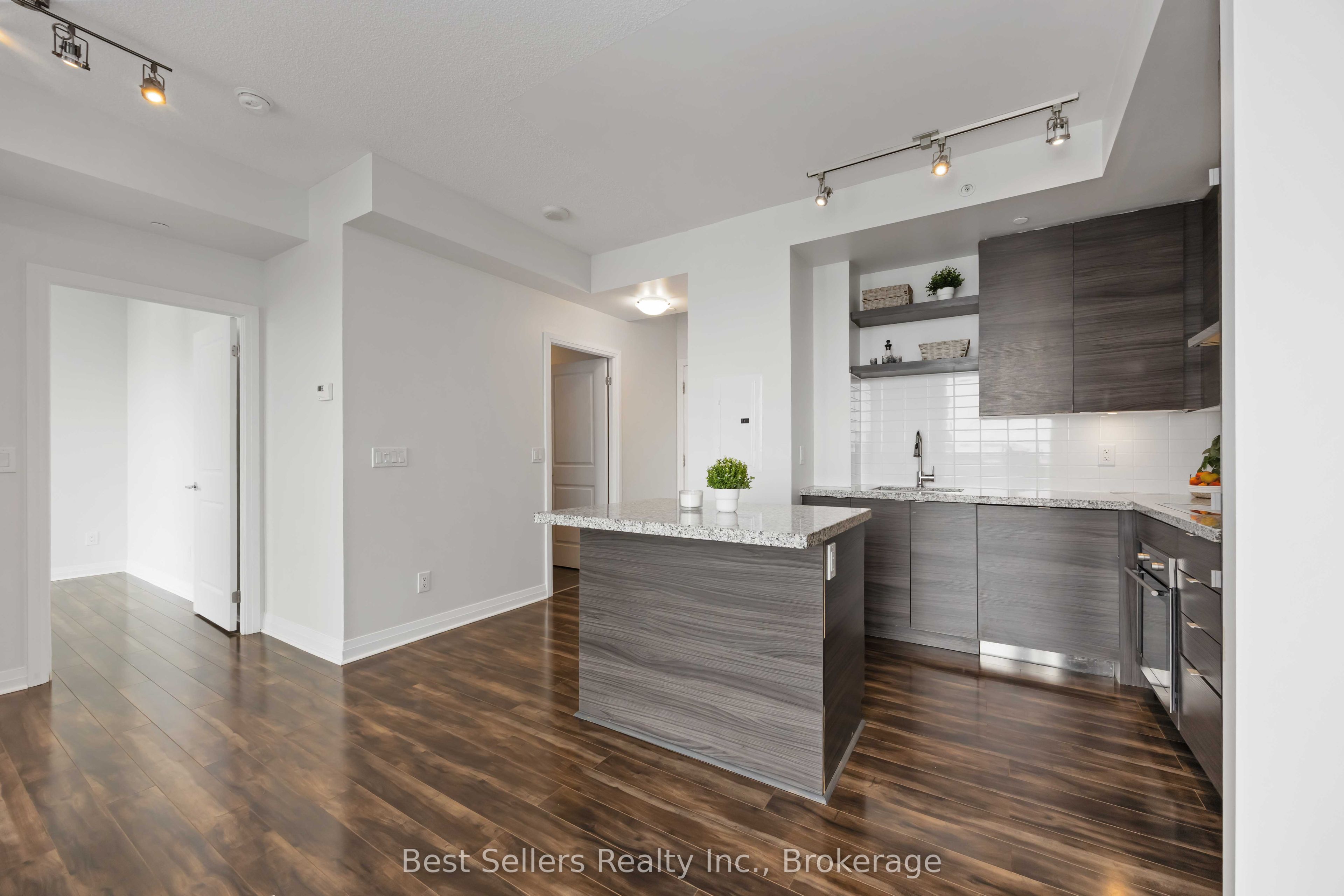 59 Annie Craig Drive 2108, Toronto, ON M8V 0C4 photo 5