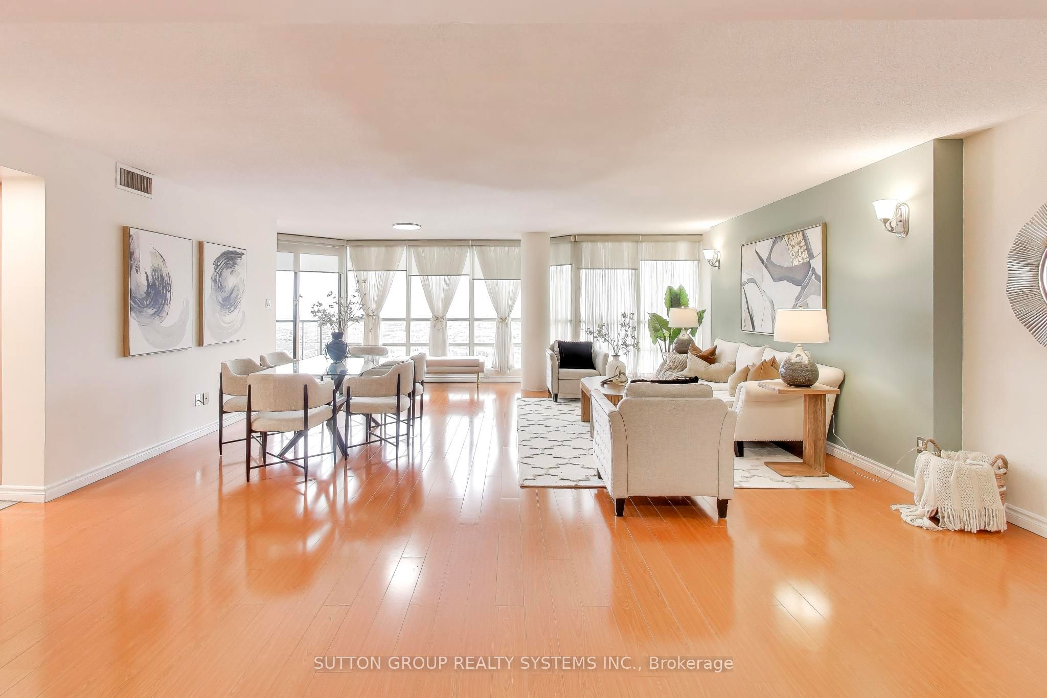45 Kingsbridge Garden Circle N 3307, Mississauga, ON L5R 3K4 photo 5
