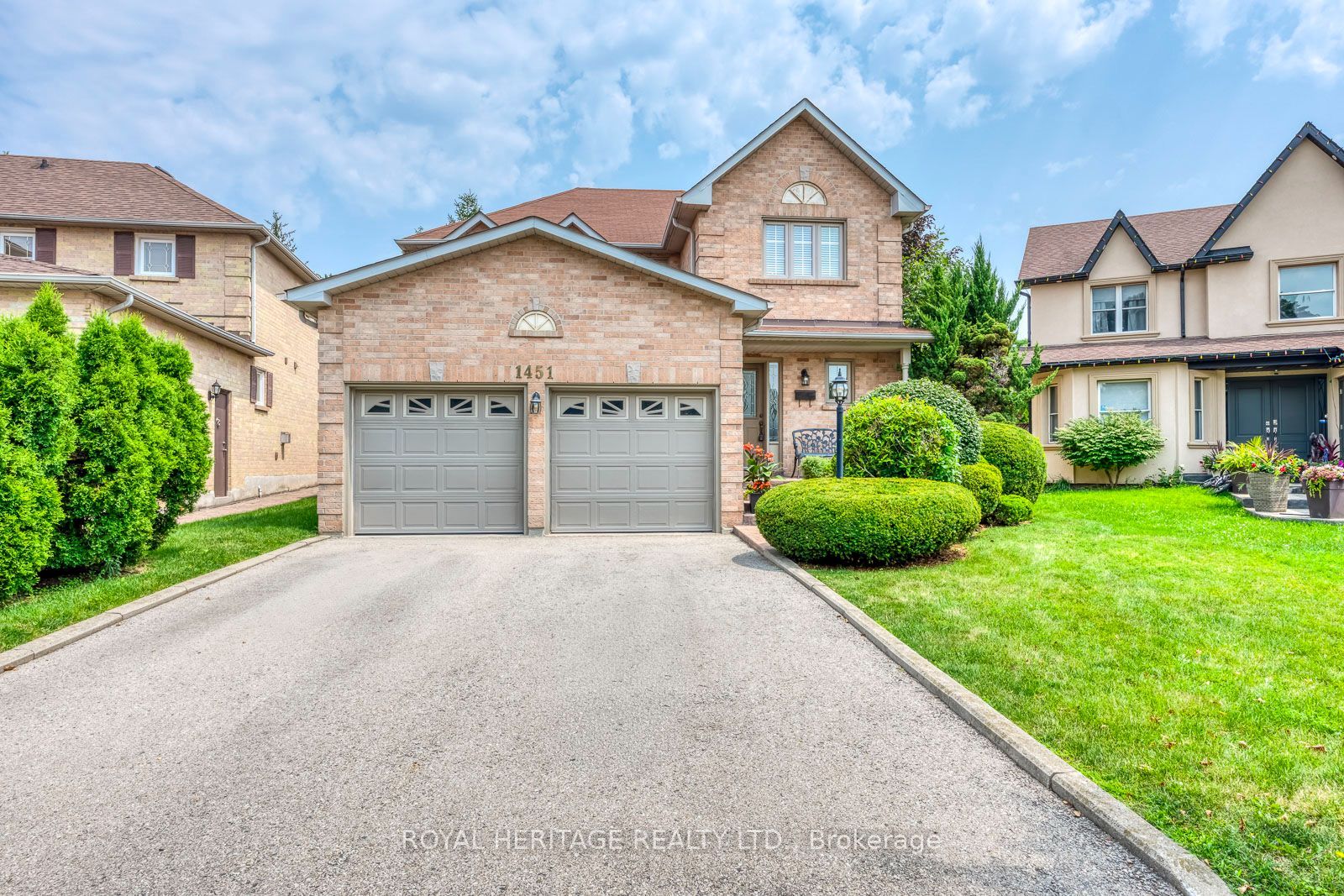 1451 Ravensmoor Crescent, Mississauga, ON L5M 3L4 photo 2