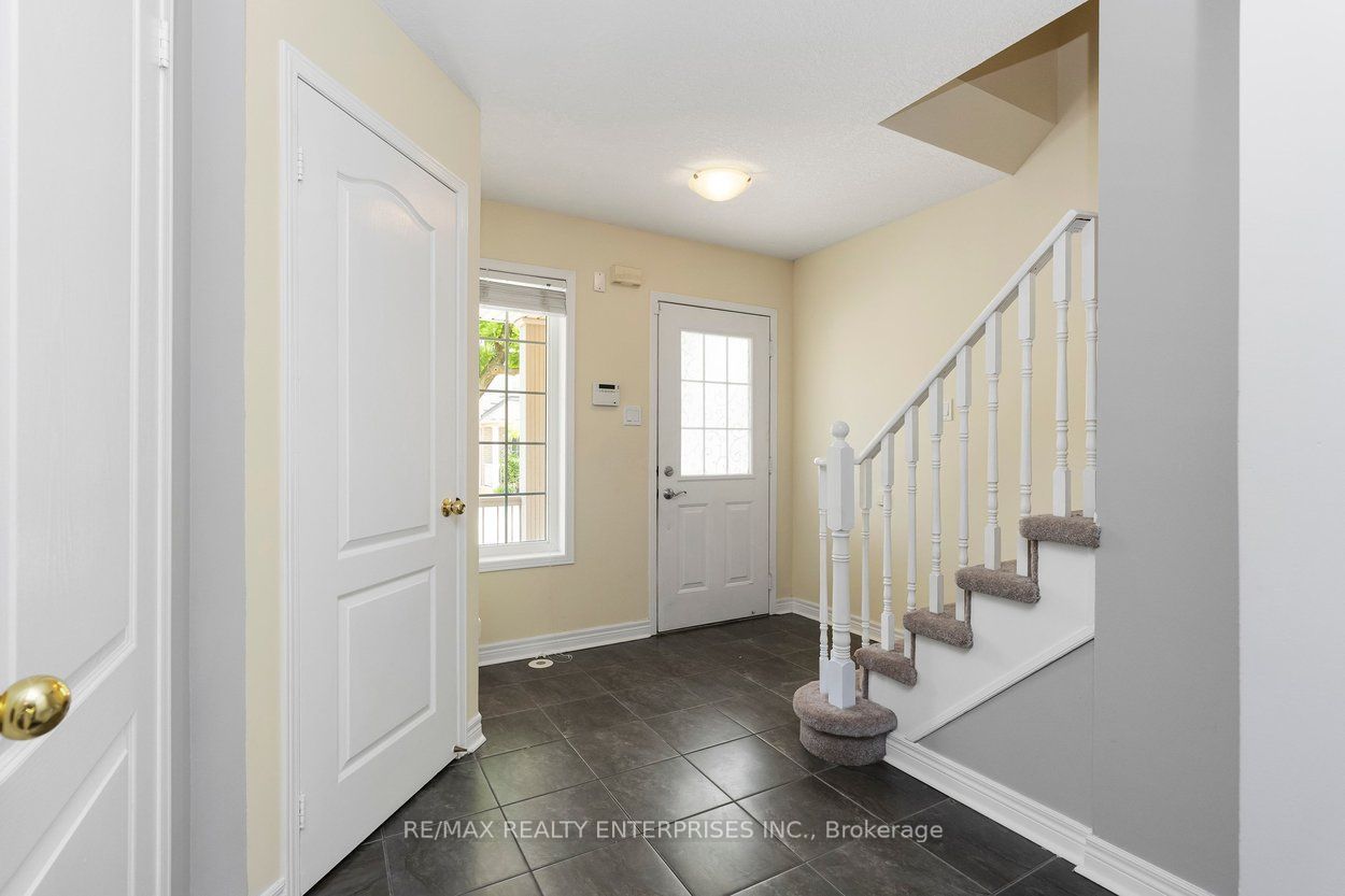 2248 Seton Crescent, Burlington, ON L7L 6Y4 photo 5
