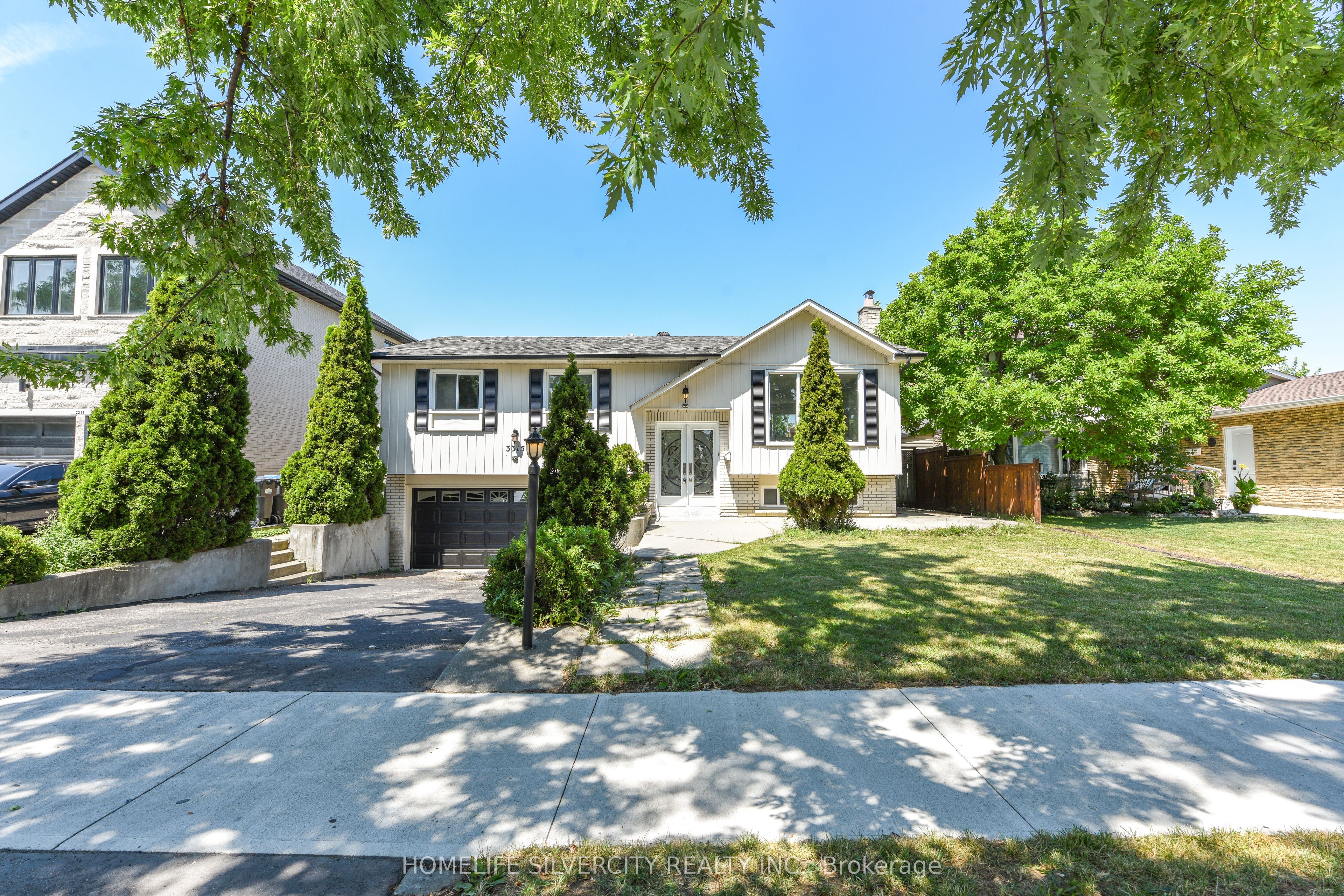 3315 Dwiggin Avenue, Mississauga, ON L4T 3J3 photo 3