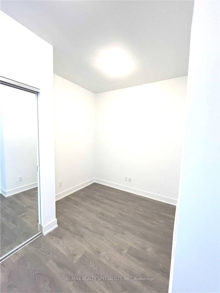 2489 Taunton Road 1217, Oakville, ON L6H 3R9 photo 3