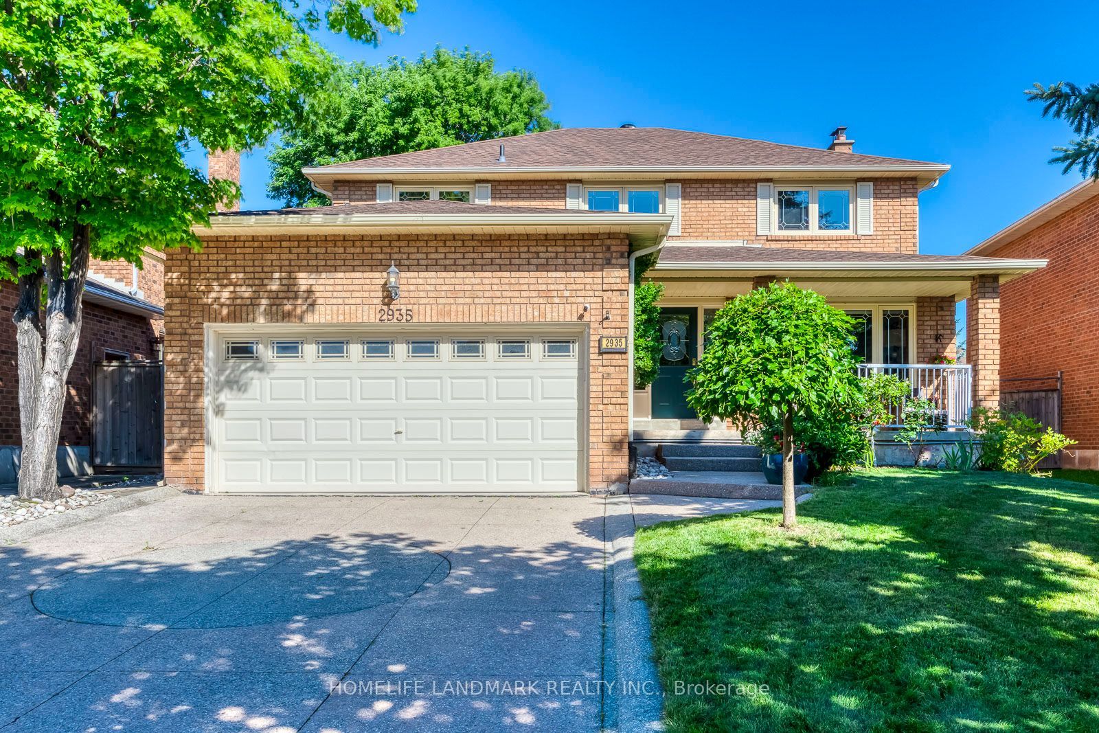 2935 Kingsway Drive, Oakville, ON L6J 6R8 photo 2