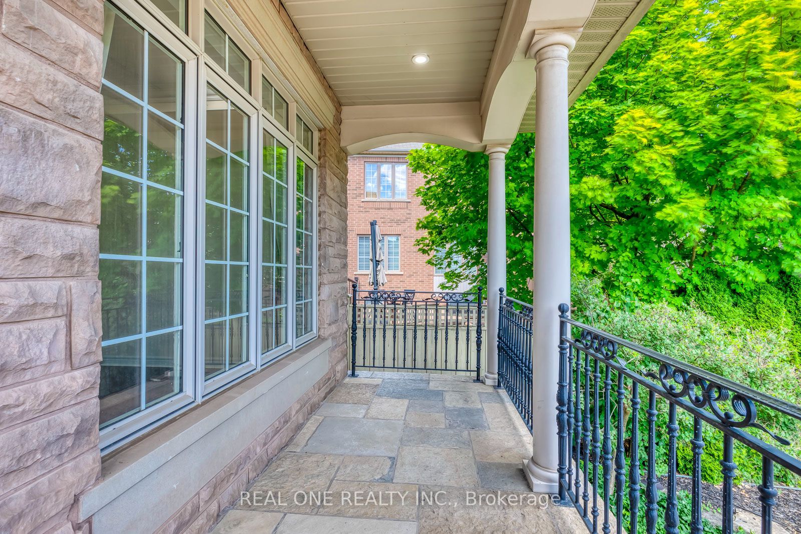 1387 Ferncrest Road, Oakville, ON L6H 7W2 photo 3