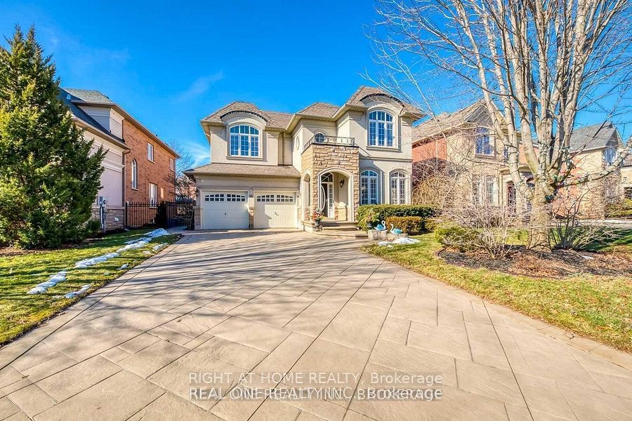 96 Spring Azure Crescent, Oakville, ON L6L 6V8 photo 2