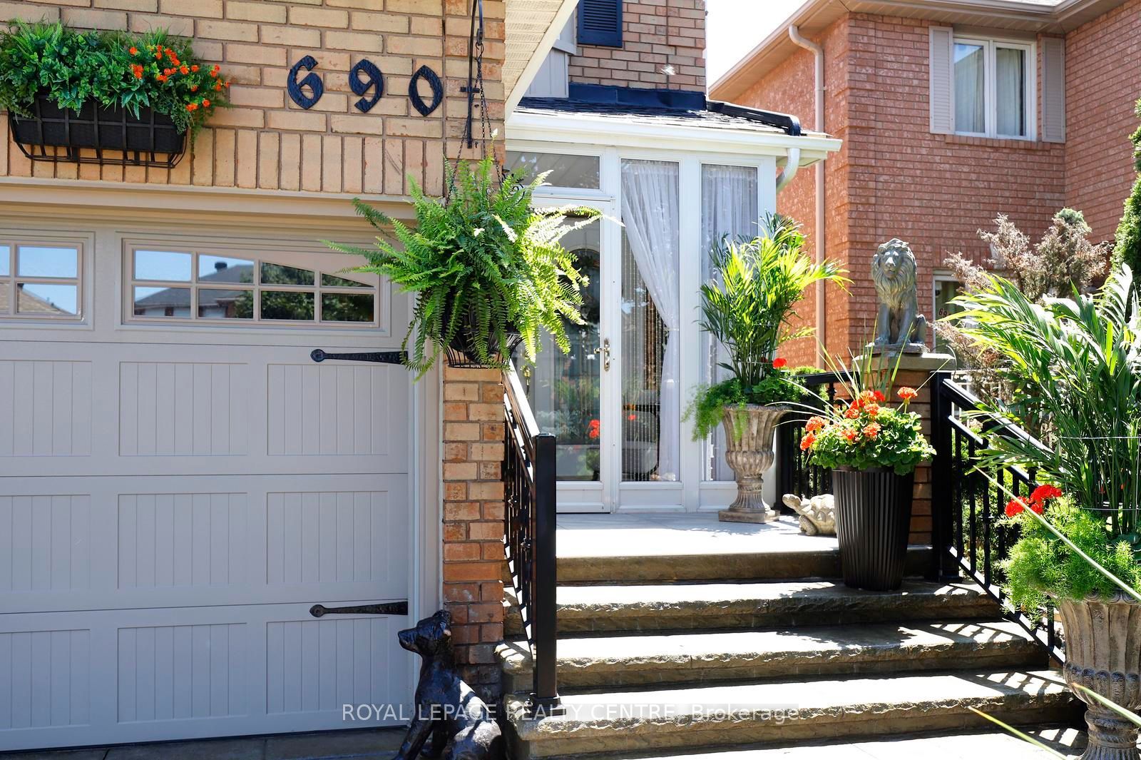 690 Ashprior Avenue, Mississauga, ON L5R 3N8 photo 4
