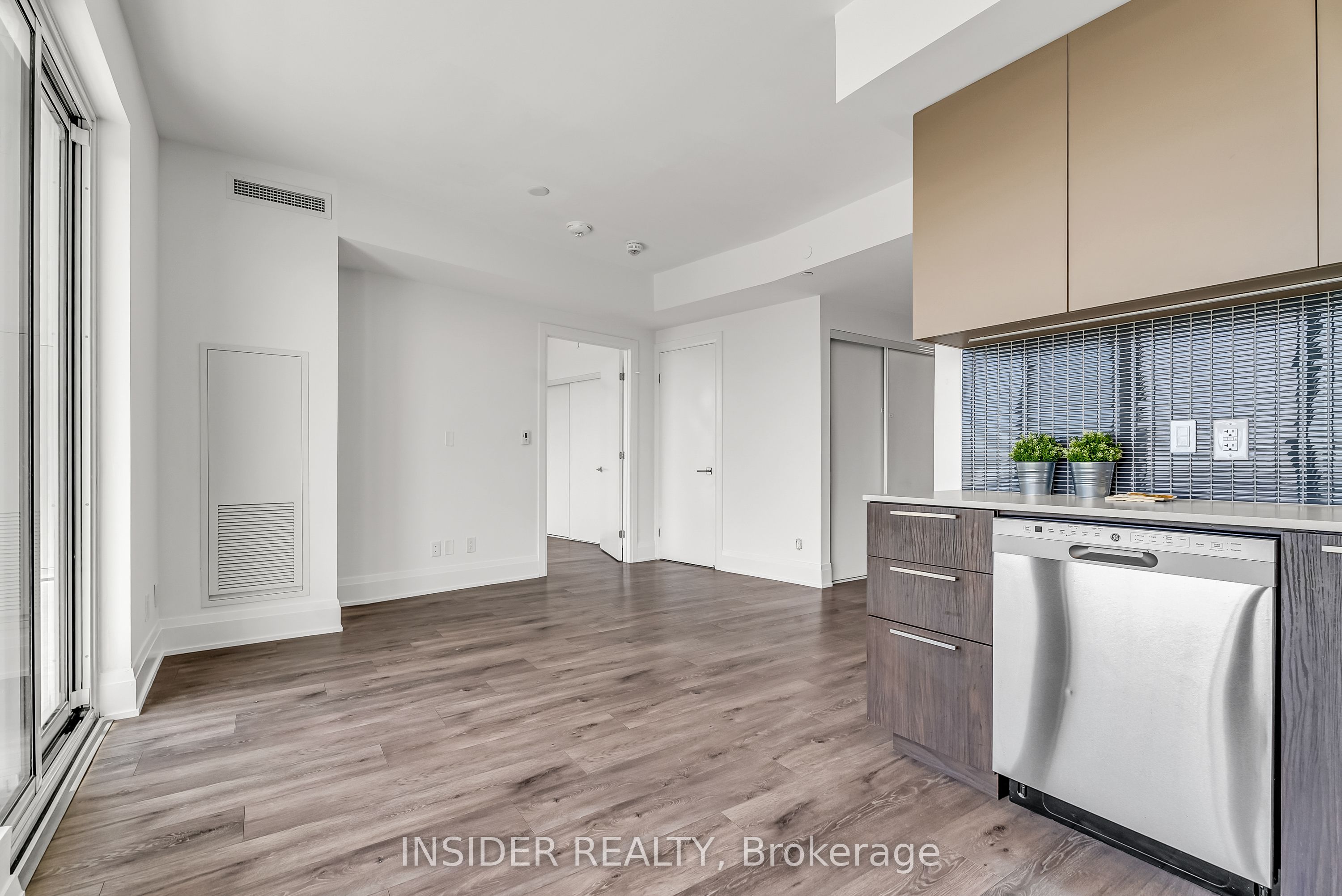 20 Brin Drive 1009, Toronto, ON M8X 0B2 photo 5