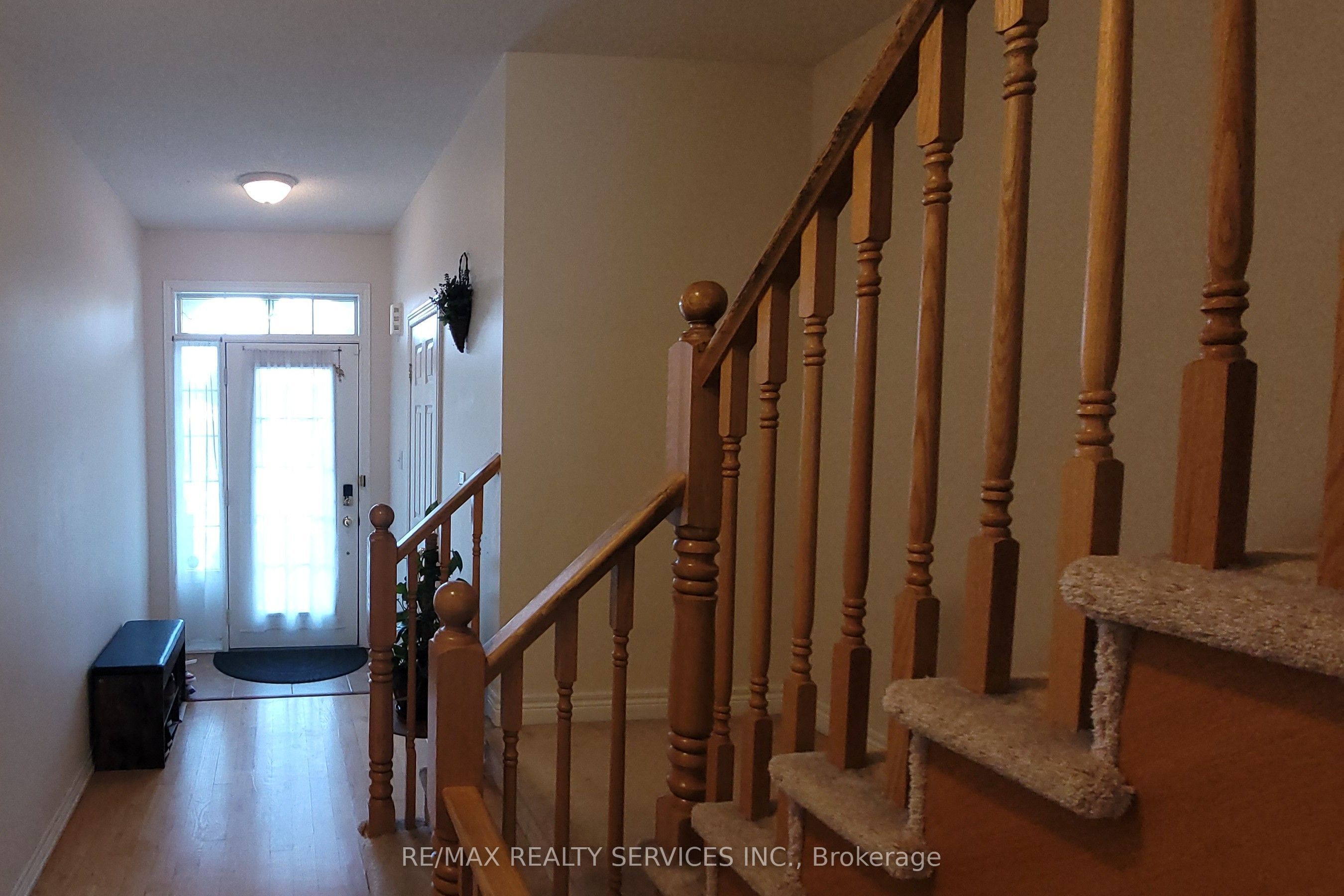 2077 Tovell Drive, Oakville, ON L6M 0C5 photo 3