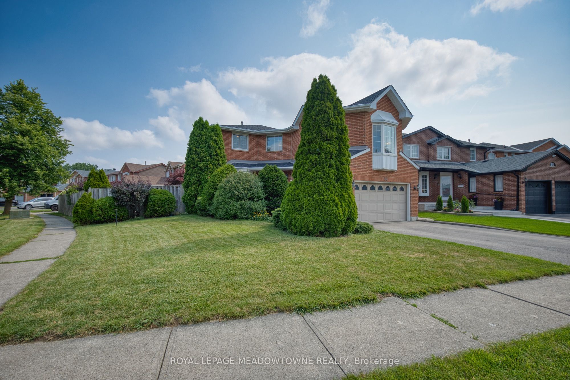 38 Mckillop Court, Brampton, ON L6Y 3J2 photo 3