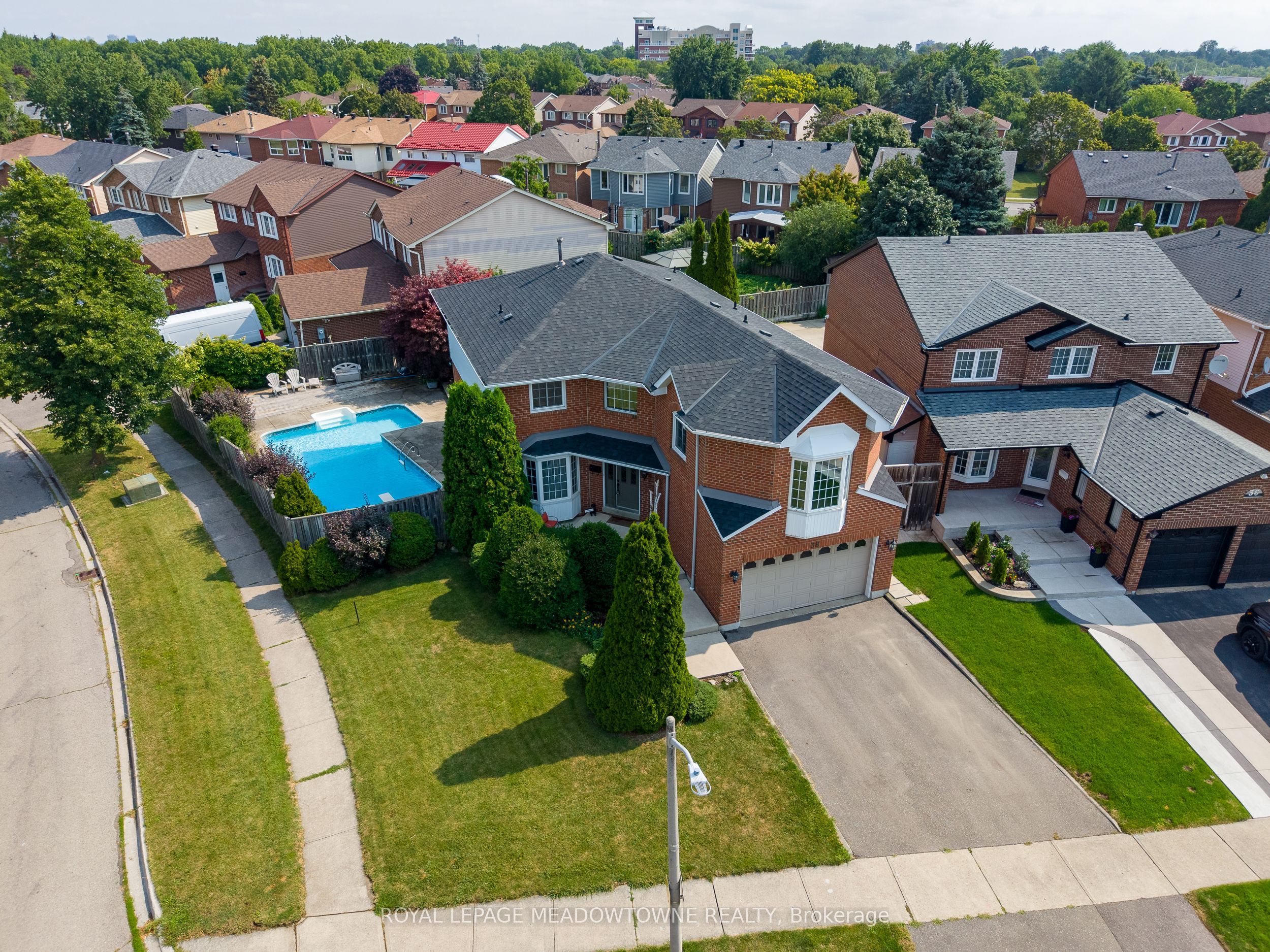38 Mckillop Court, Brampton, ON L6Y 3J2 photo 5