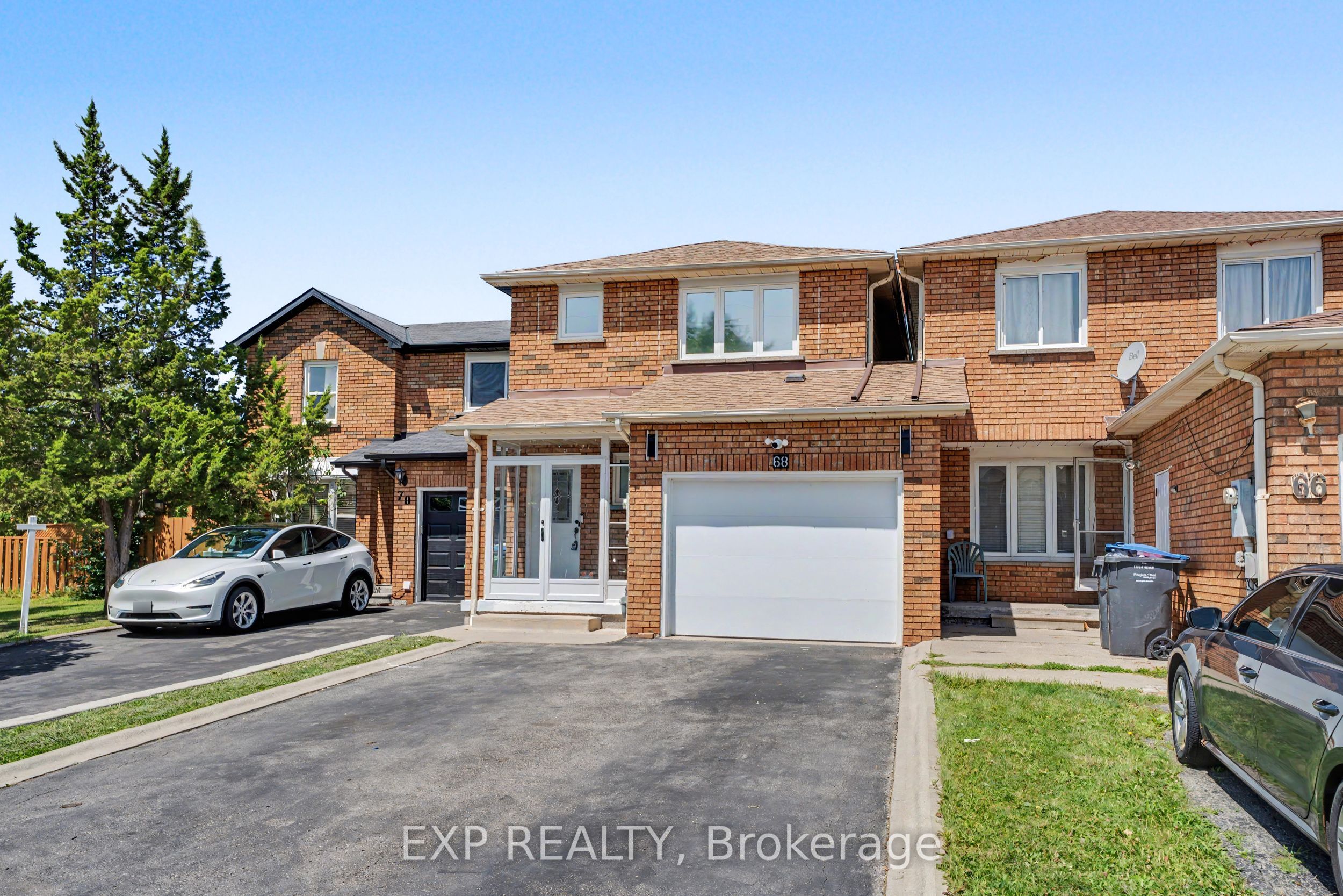 68 Tulip Drive, Brampton, ON L6Y 3W7 photo 2