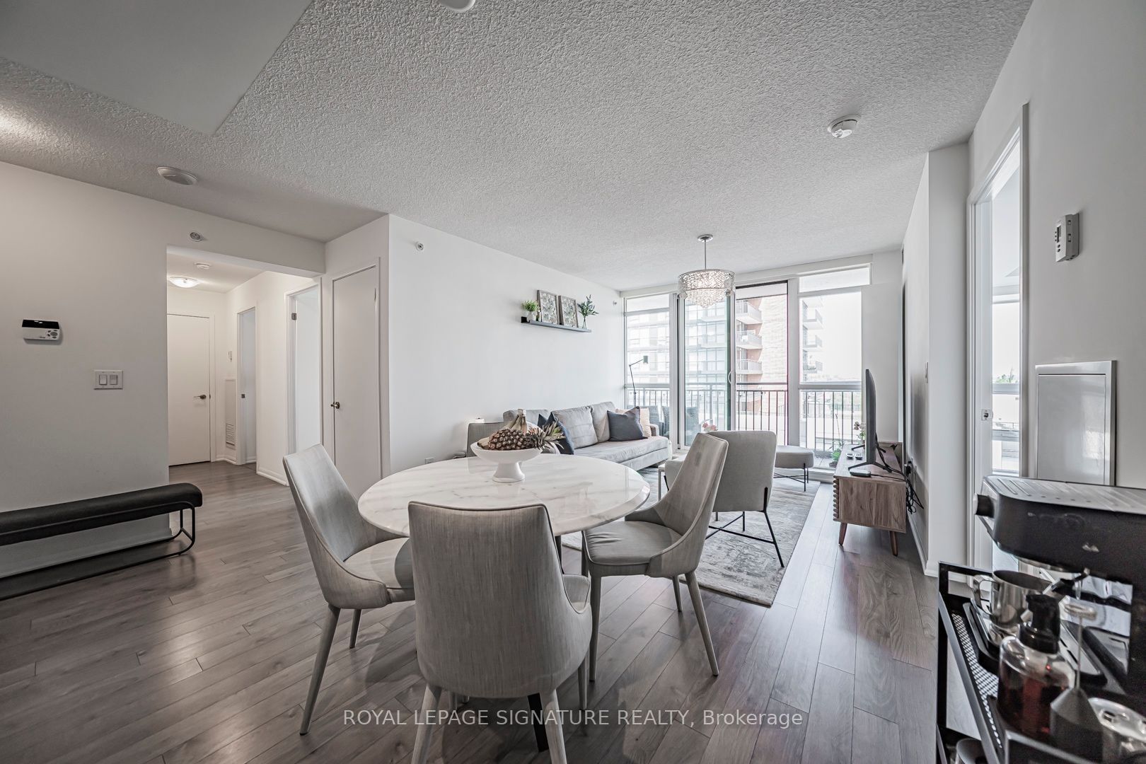 830 Lawrence Avenue W 1017, Toronto, ON M6A 0B6 photo 5