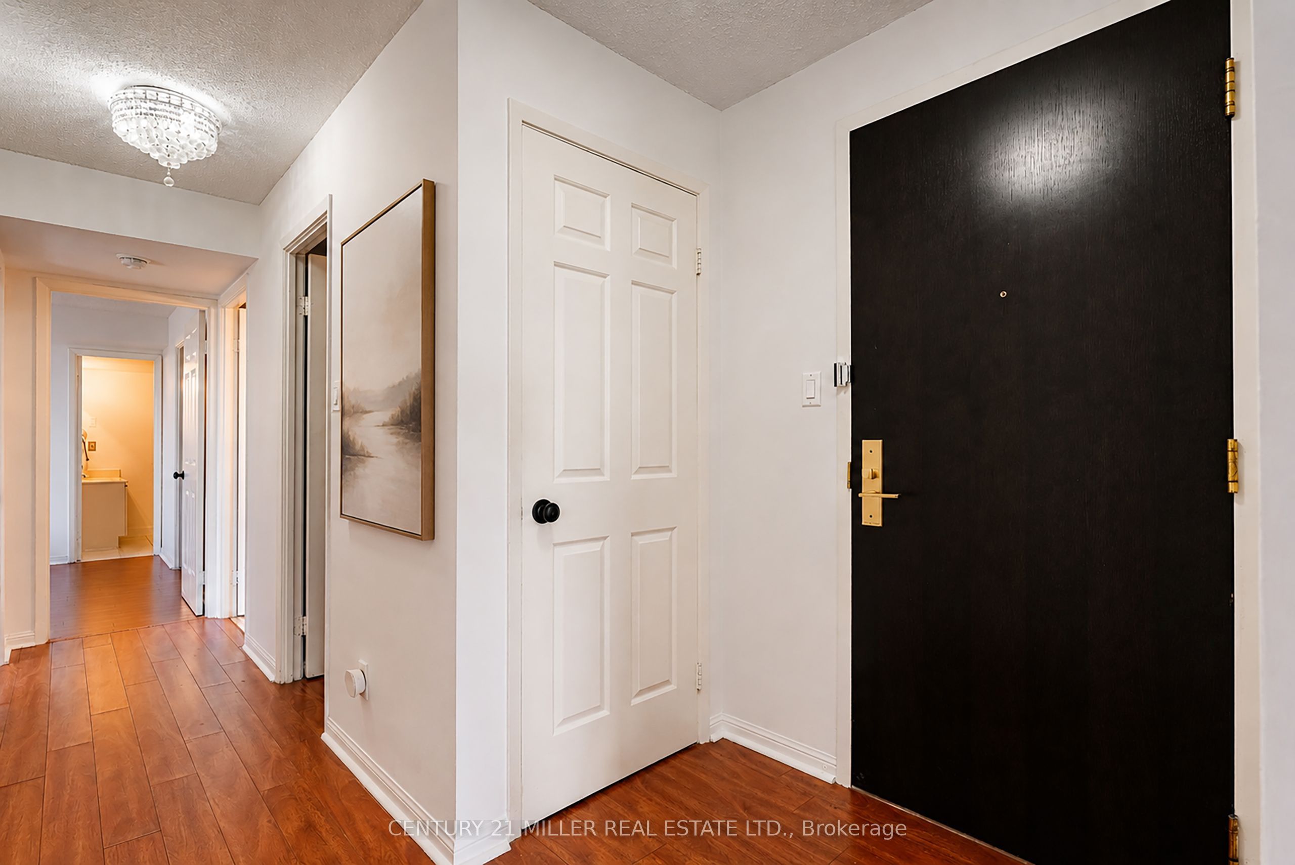 55 Kingsbridge Garden Circle 909, Mississauga, ON L5R 1Y1 photo 2